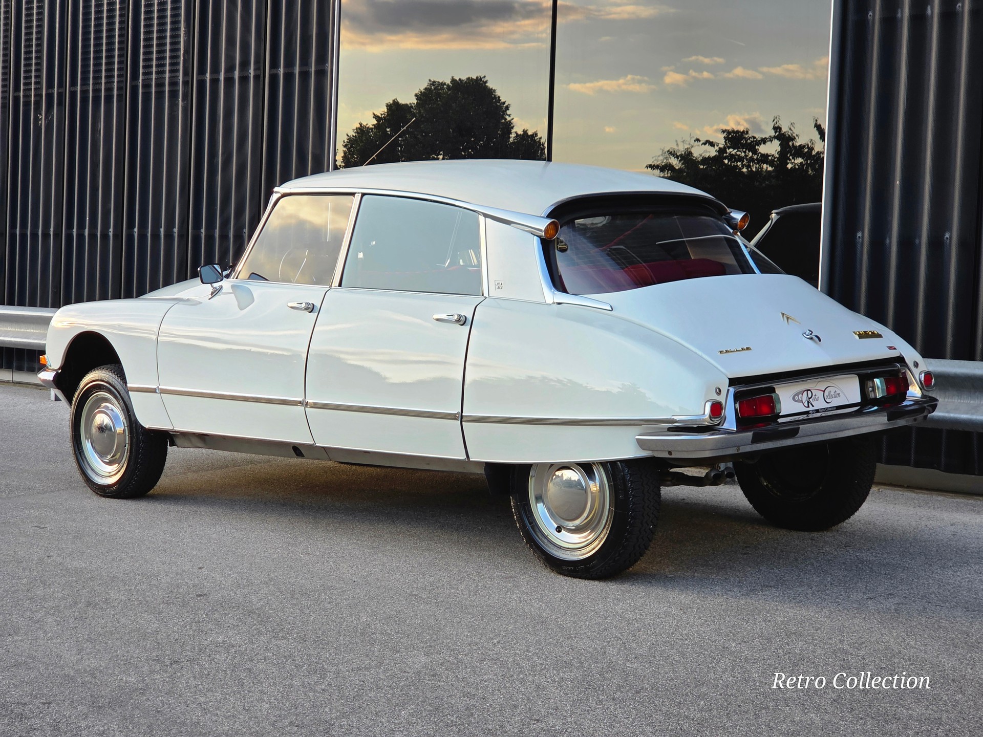 CITROEN DS 21 Pallas Injection Hydraulique - voiture CH - excellent état - superbe combinaison couleurs - expertisée vétéran 08.2024.-image-5