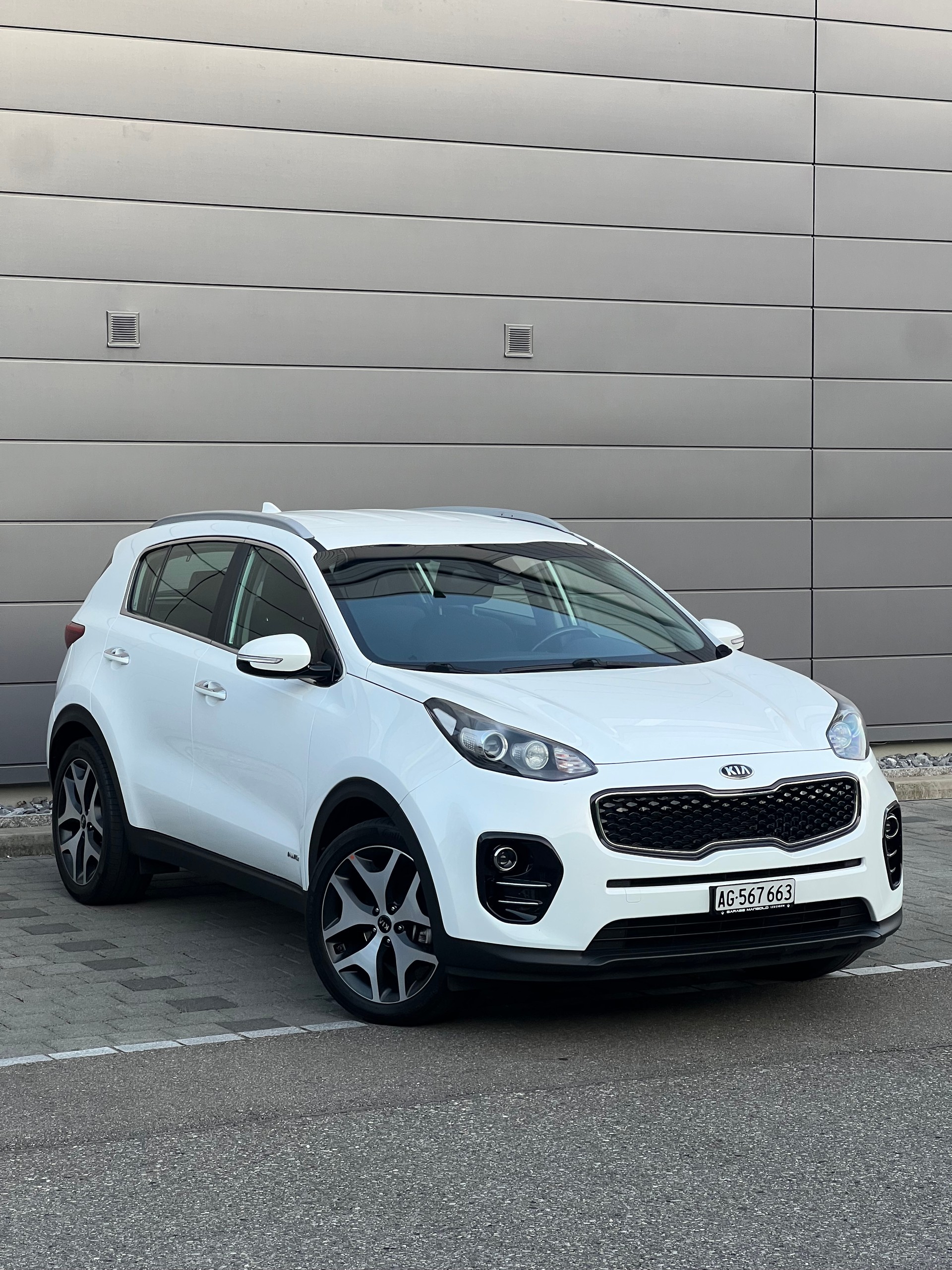 KIA Sportage 2.0 CRDi Trend-image-3