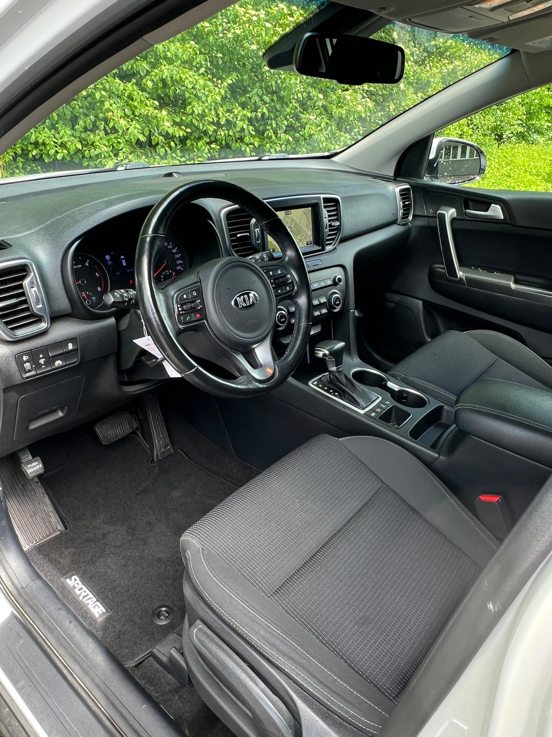 KIA Sportage 2.0 CRDi Trend-image-9