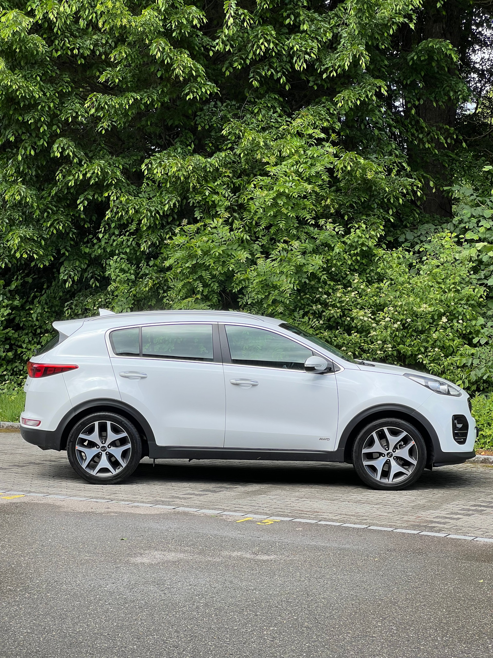 KIA Sportage 2.0 CRDi Trend-image-4