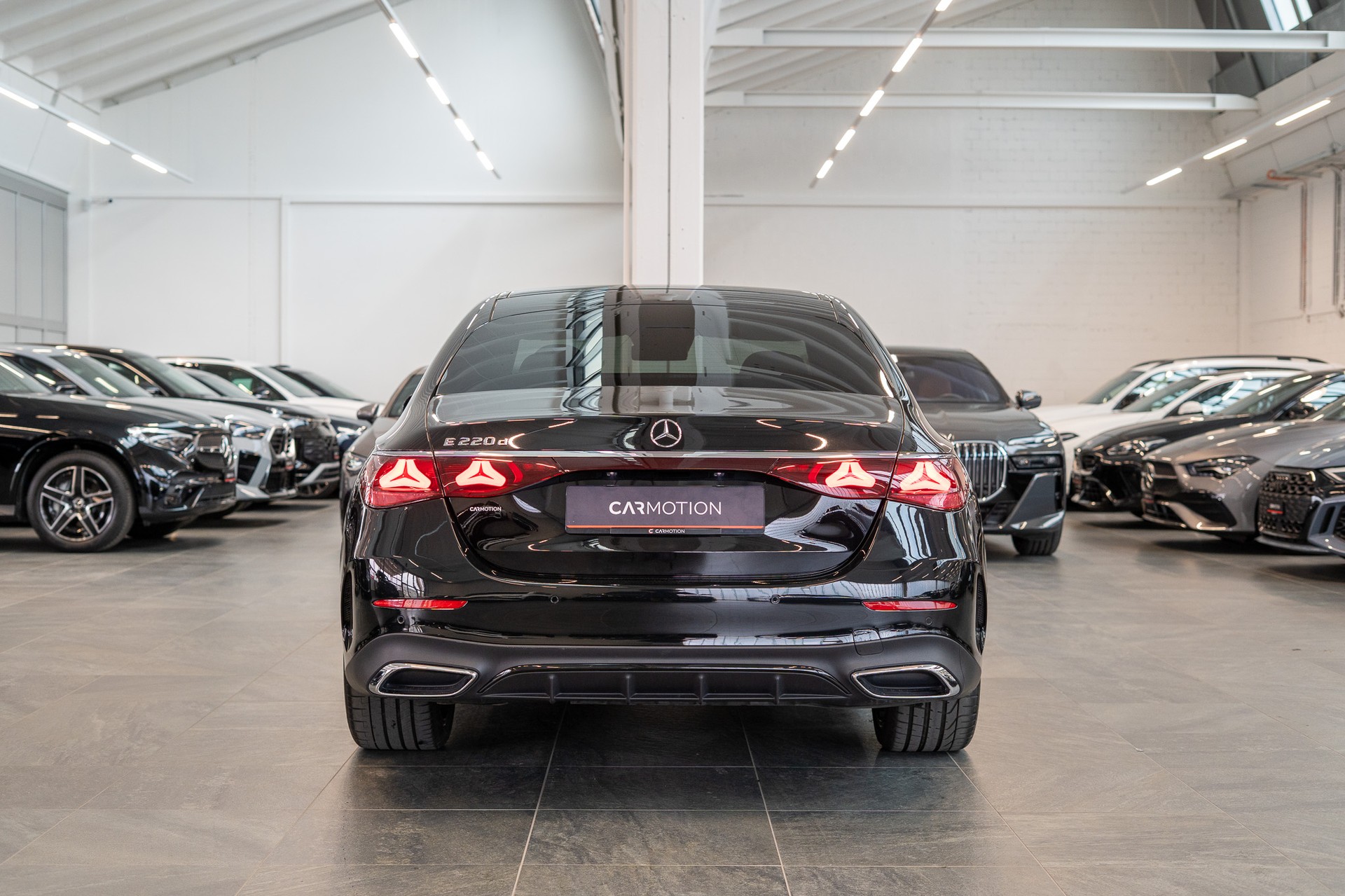 MERCEDES-BENZ E 220 d AMG Line / Superscreen-Hyperscreen / 360° Kamera / 20" Felgen-image-4