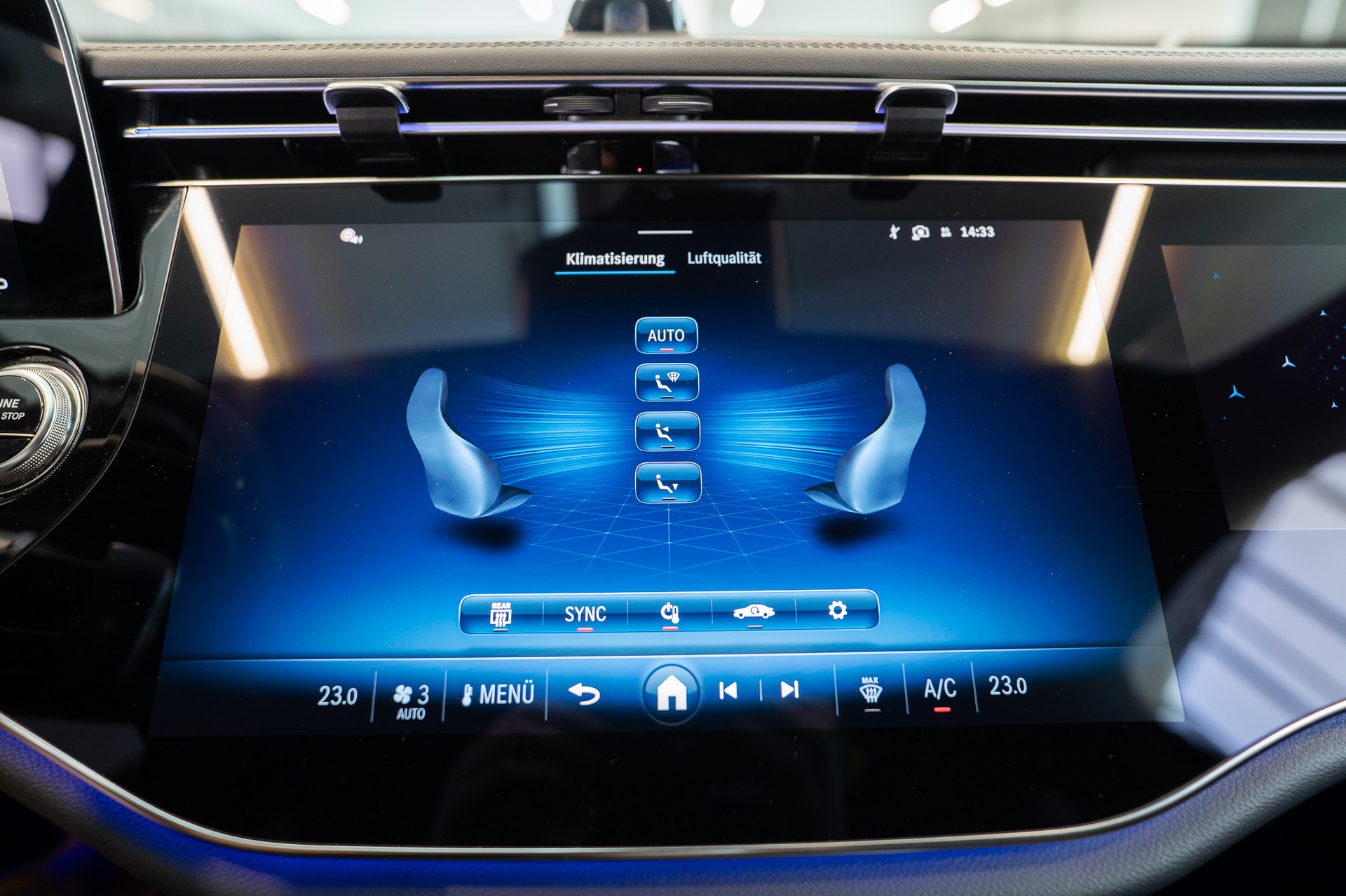 MERCEDES-BENZ E 220 d AMG Line / Superscreen-Hyperscreen / 360° Kamera / 20" Felgen-image-20
