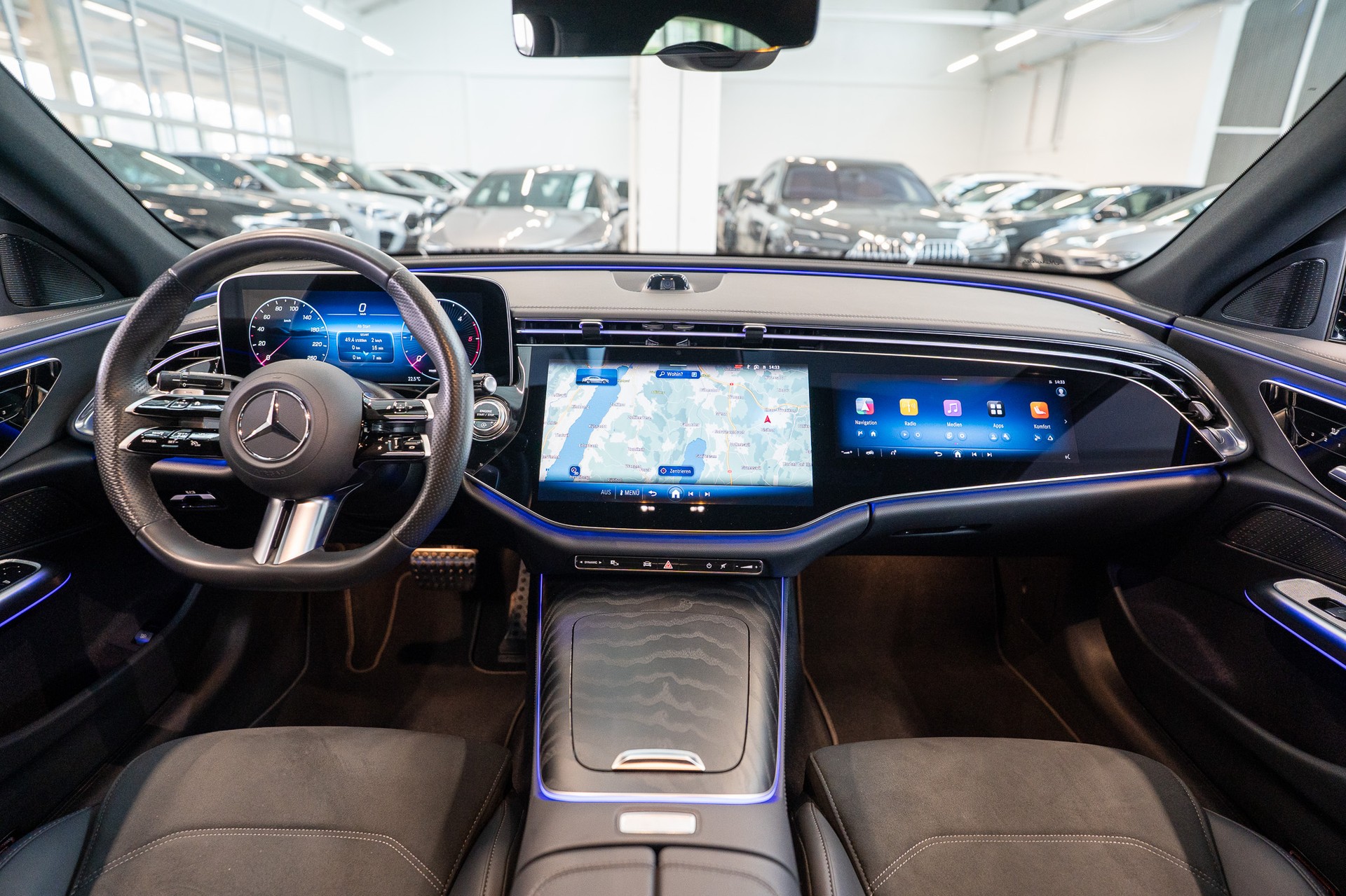 MERCEDES-BENZ E 220 d AMG Line / Superscreen-Hyperscreen / 360° Kamera / 20" Felgen-image-14