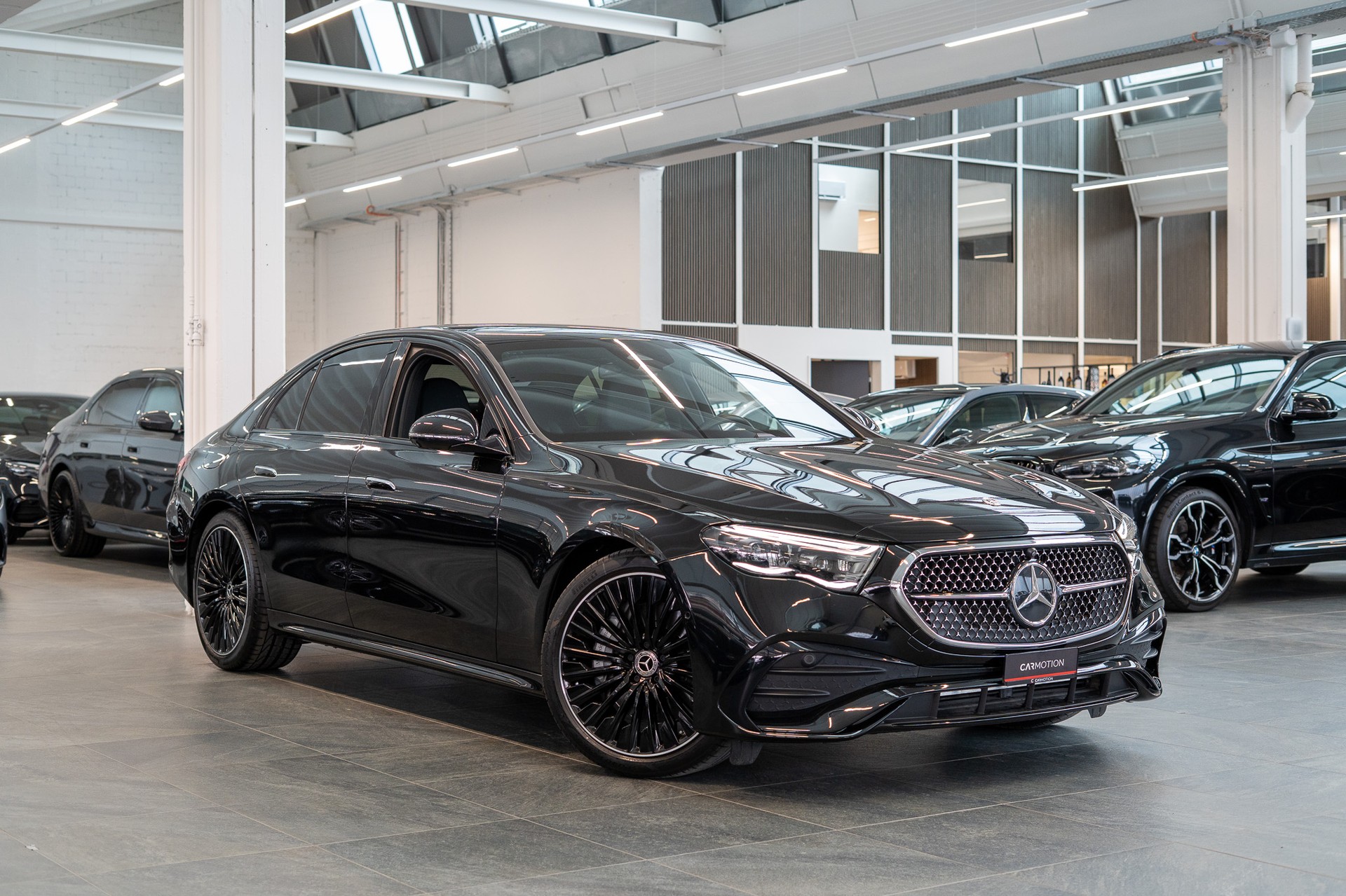 MERCEDES-BENZ E 220 d AMG Line / Superscreen-Hyperscreen / 360° Kamera / 20" Felgen-showroom-element-2