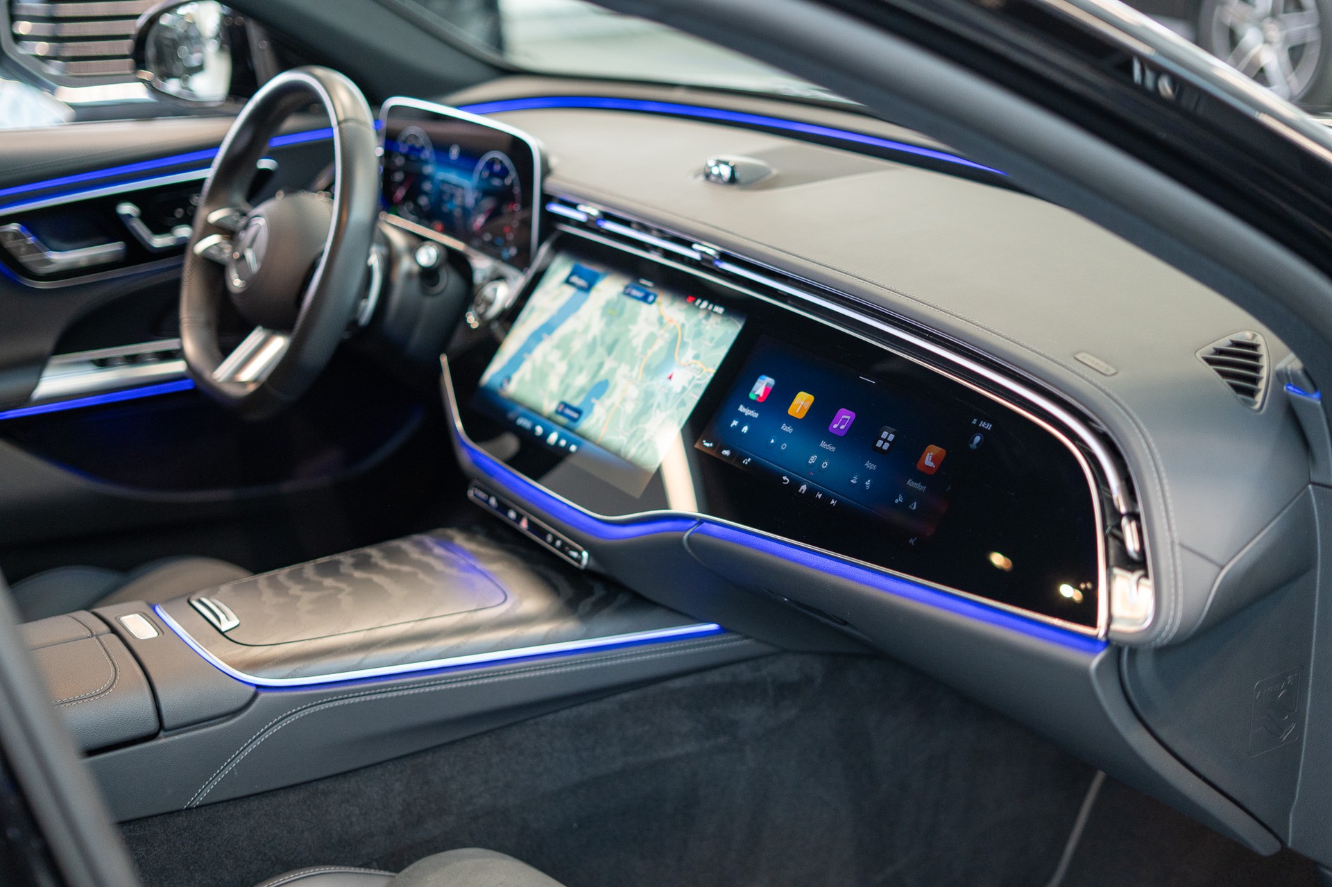 MERCEDES-BENZ E 220 d AMG Line / Superscreen-Hyperscreen / 360° Kamera / 20" Felgen-image-13
