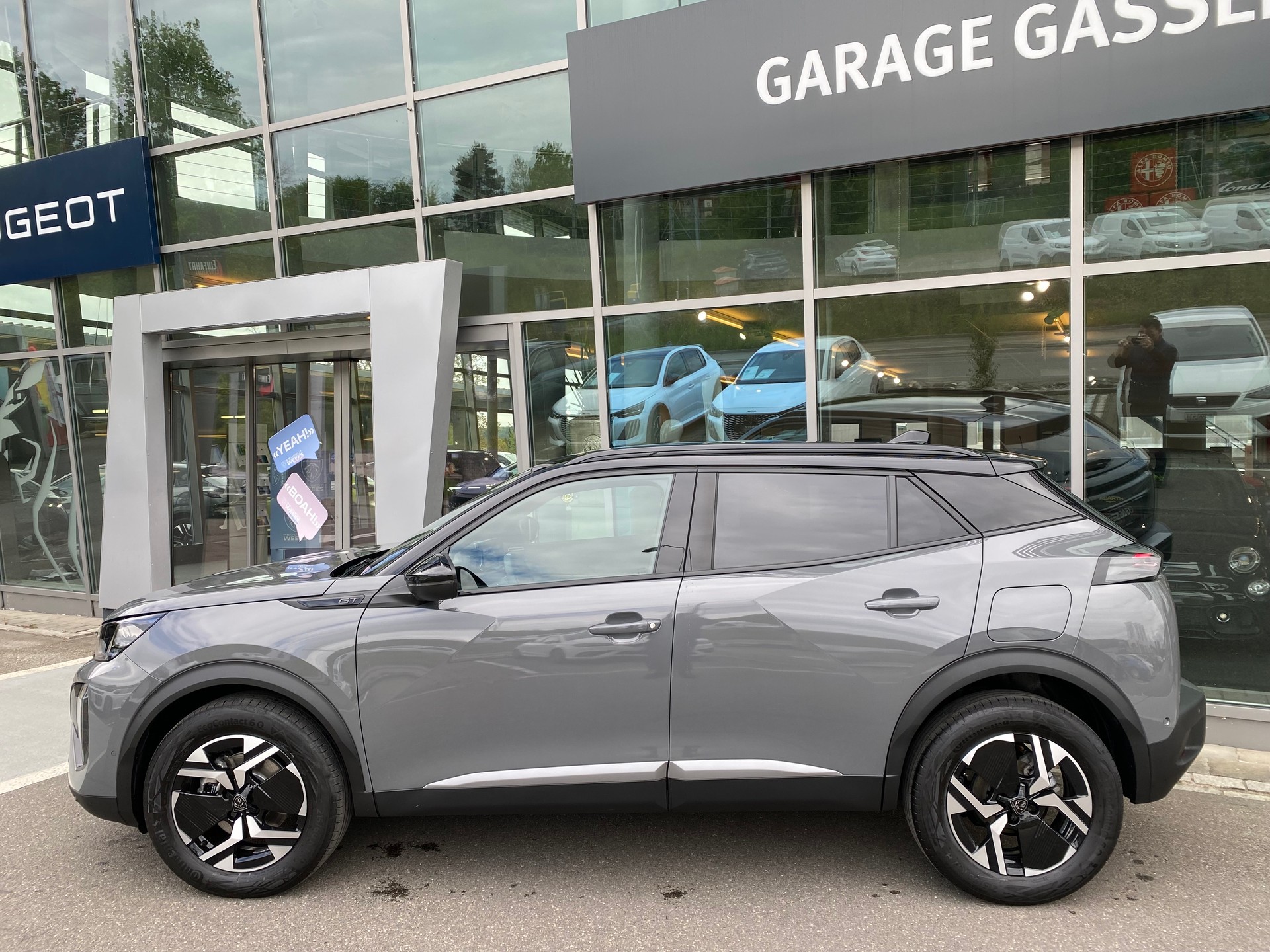 PEUGEOT 2008 1.2 145 MHEV GT-showroom-element-2