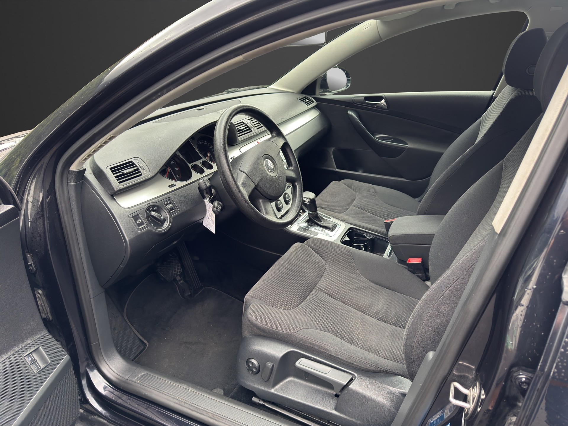 VW Passat Variant 1.8 TSI Comfortline Tiptronic-image-11