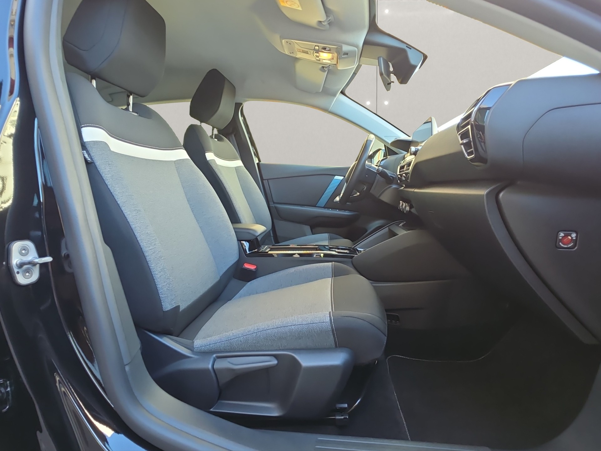 CITROEN C4 Electric Swiss Edition-image-4