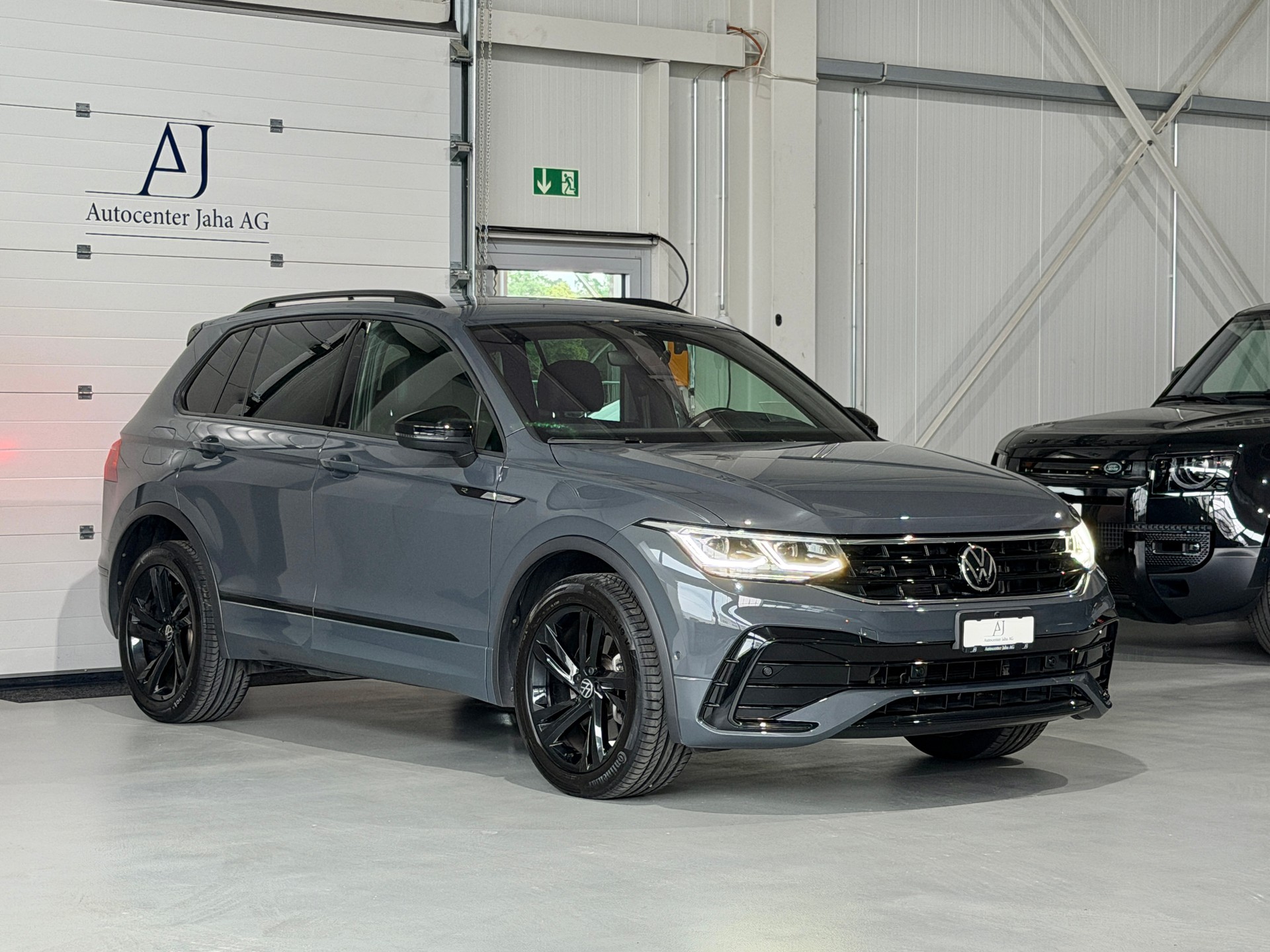 VW Tiguan 2.0TSI R-Line 4Motion DSG (CH) Black Style-image-4