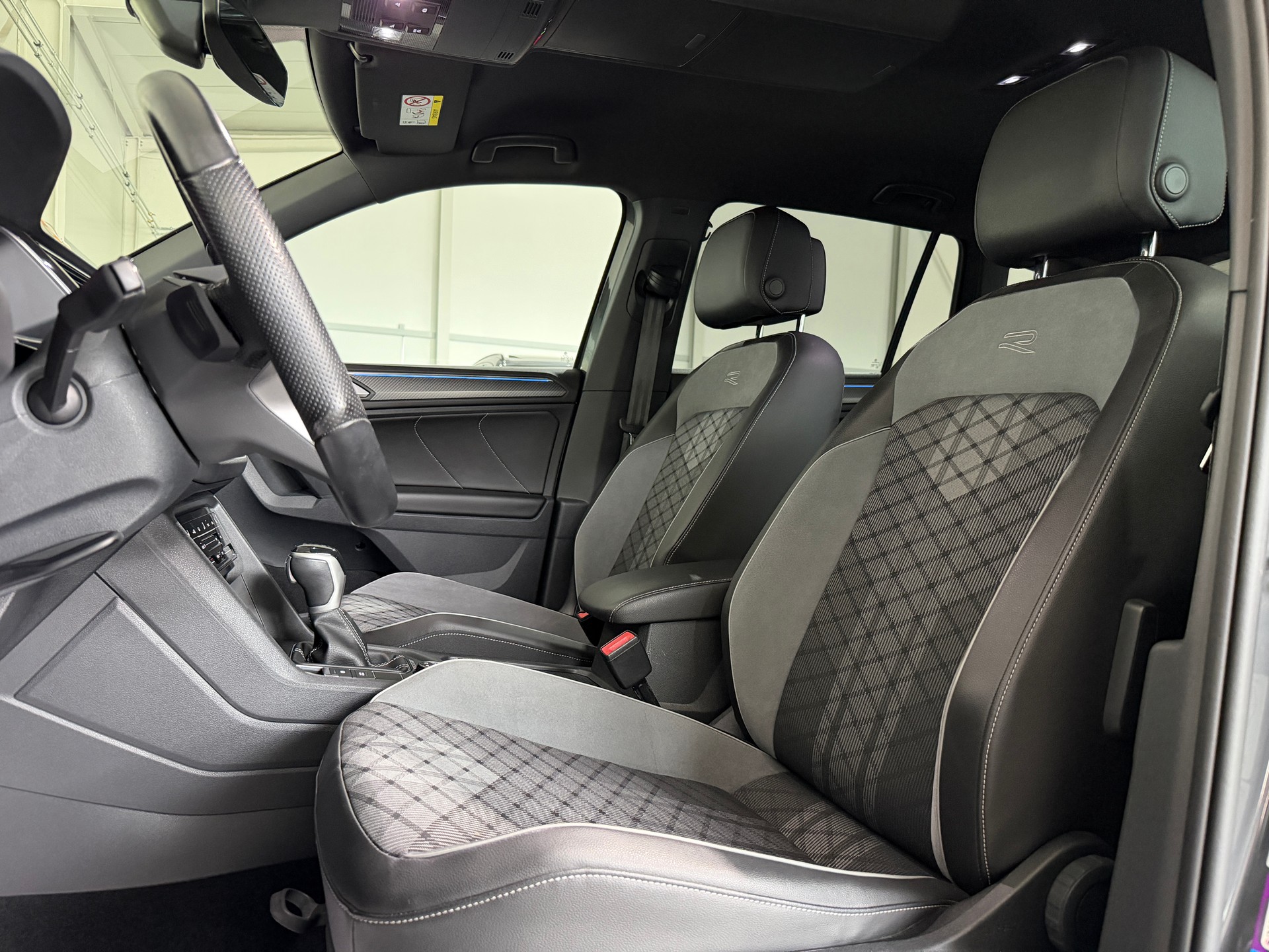 VW Tiguan 2.0TSI R-Line 4Motion DSG (CH) Black Style-image-19