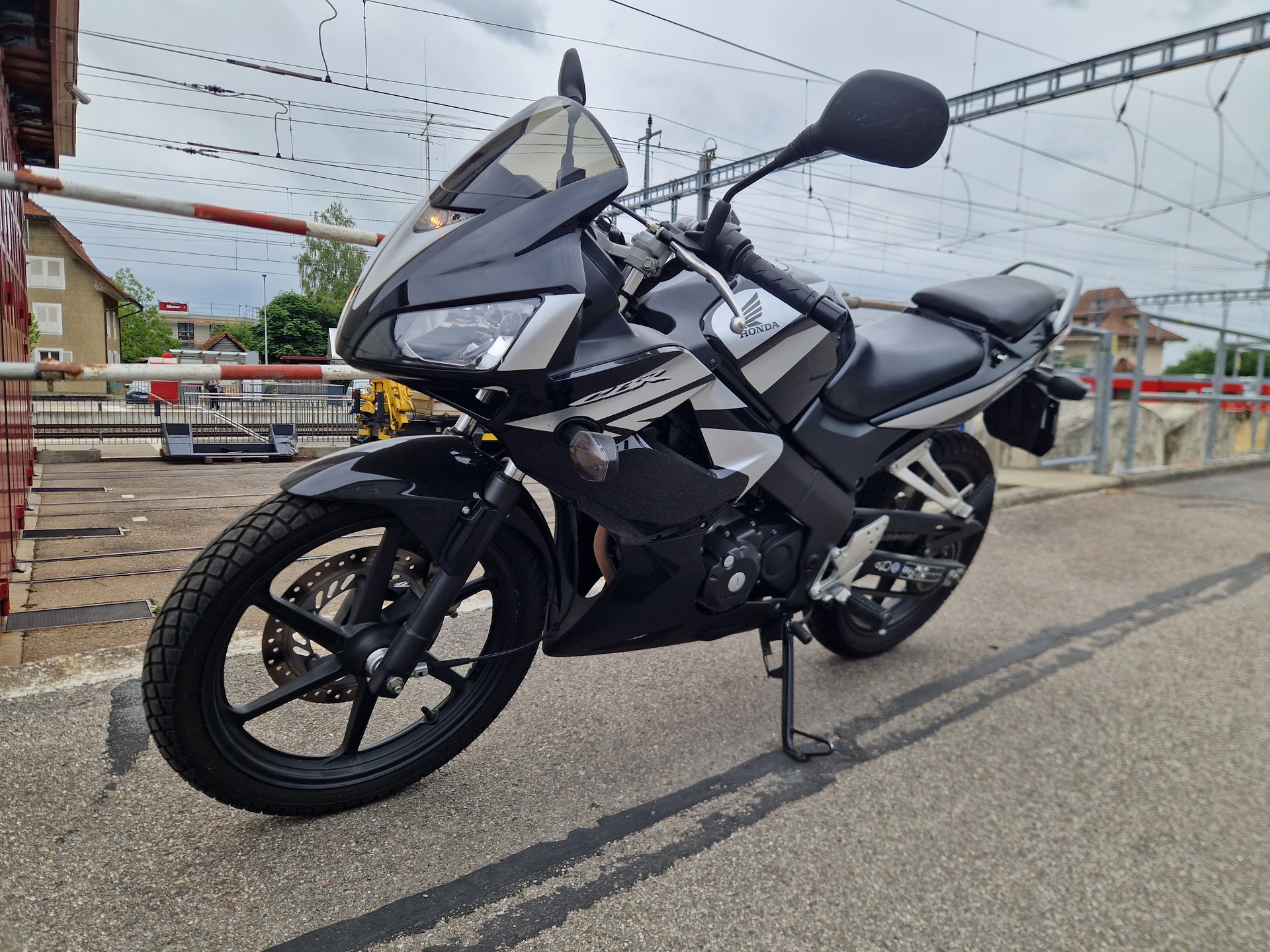 HONDA CBR 125 R-image-4