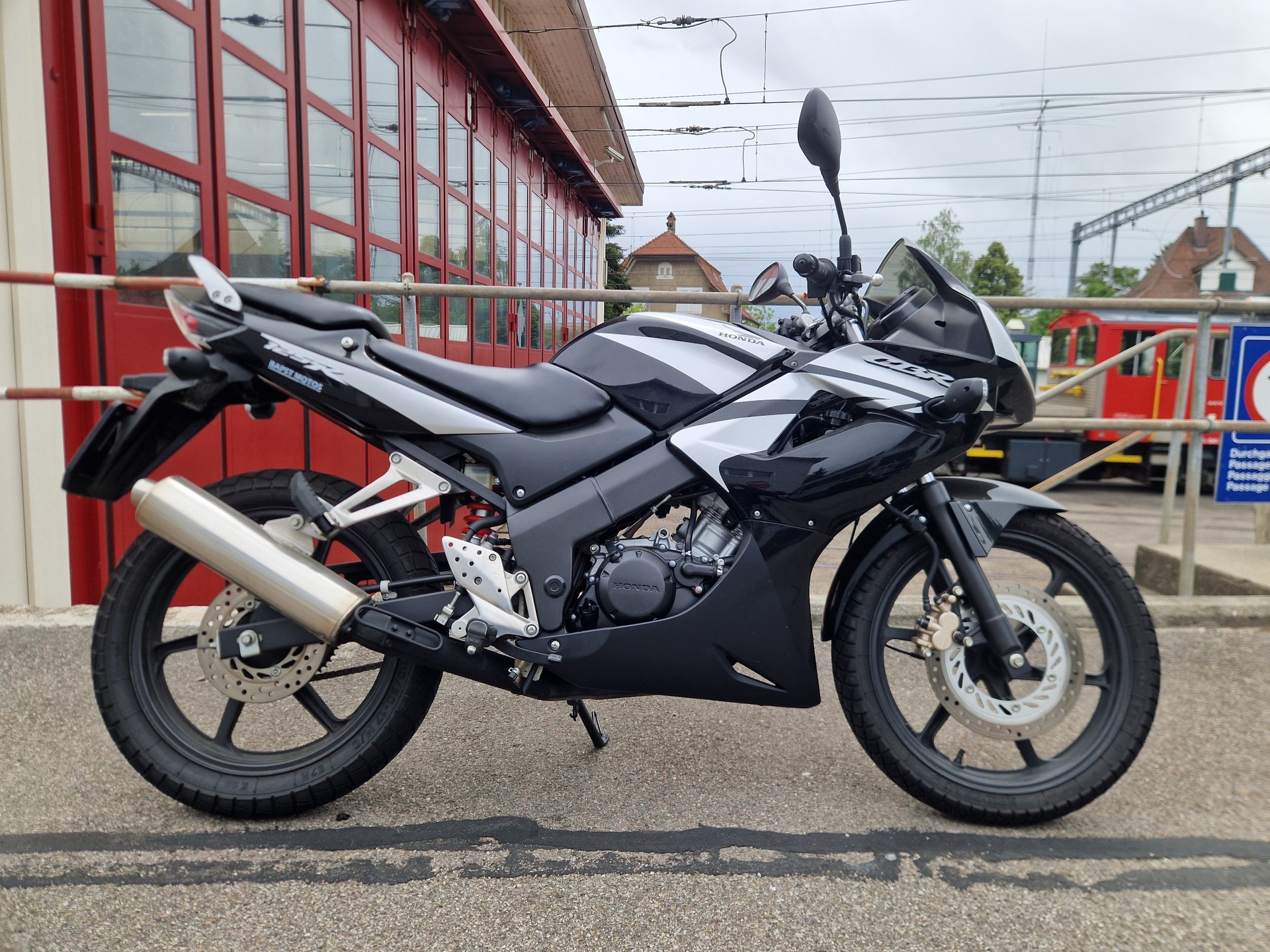 HONDA CBR 125 R-image-0