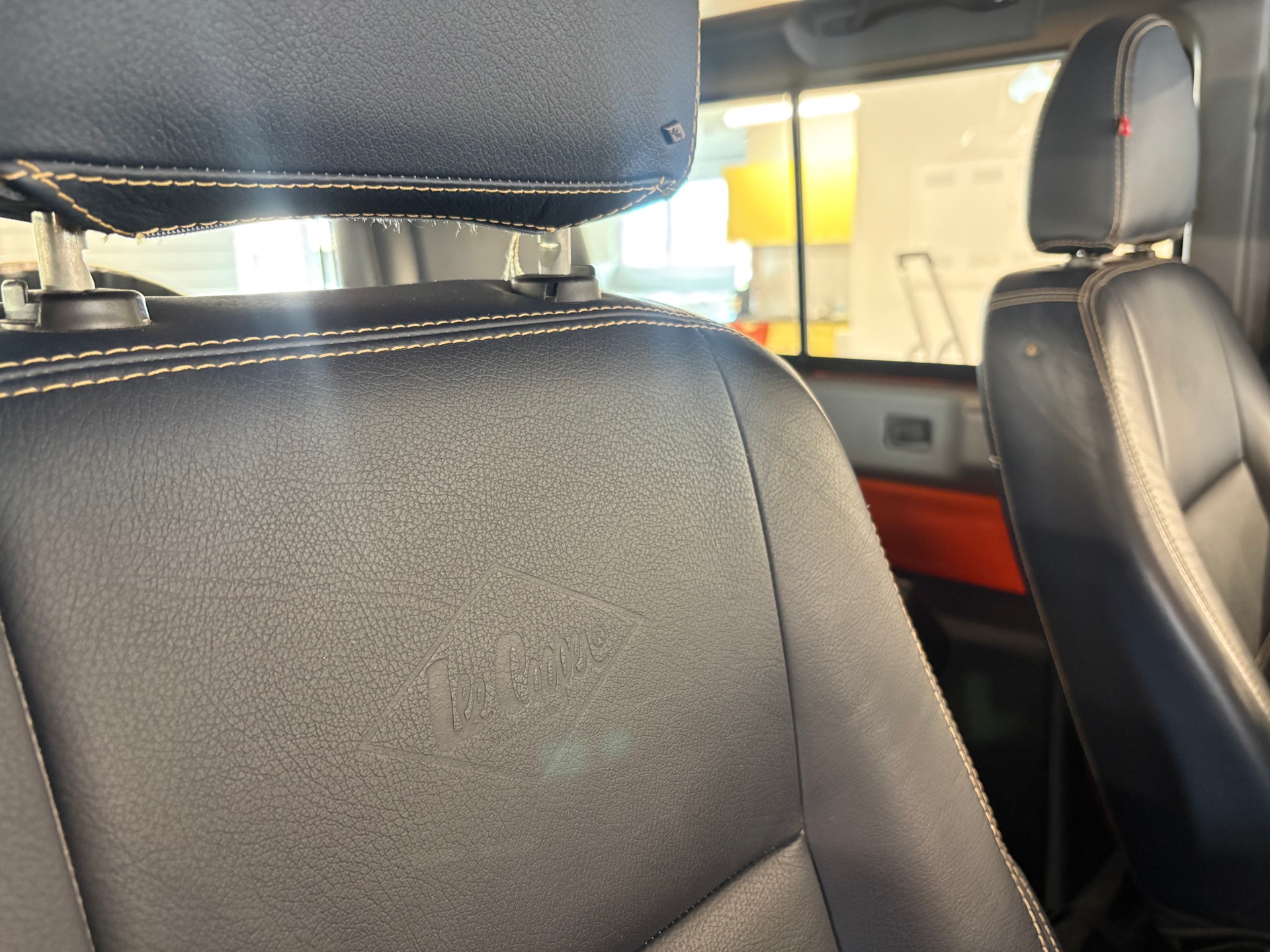 LAND ROVER Defender 90 SW 2.4Tdc-image-12