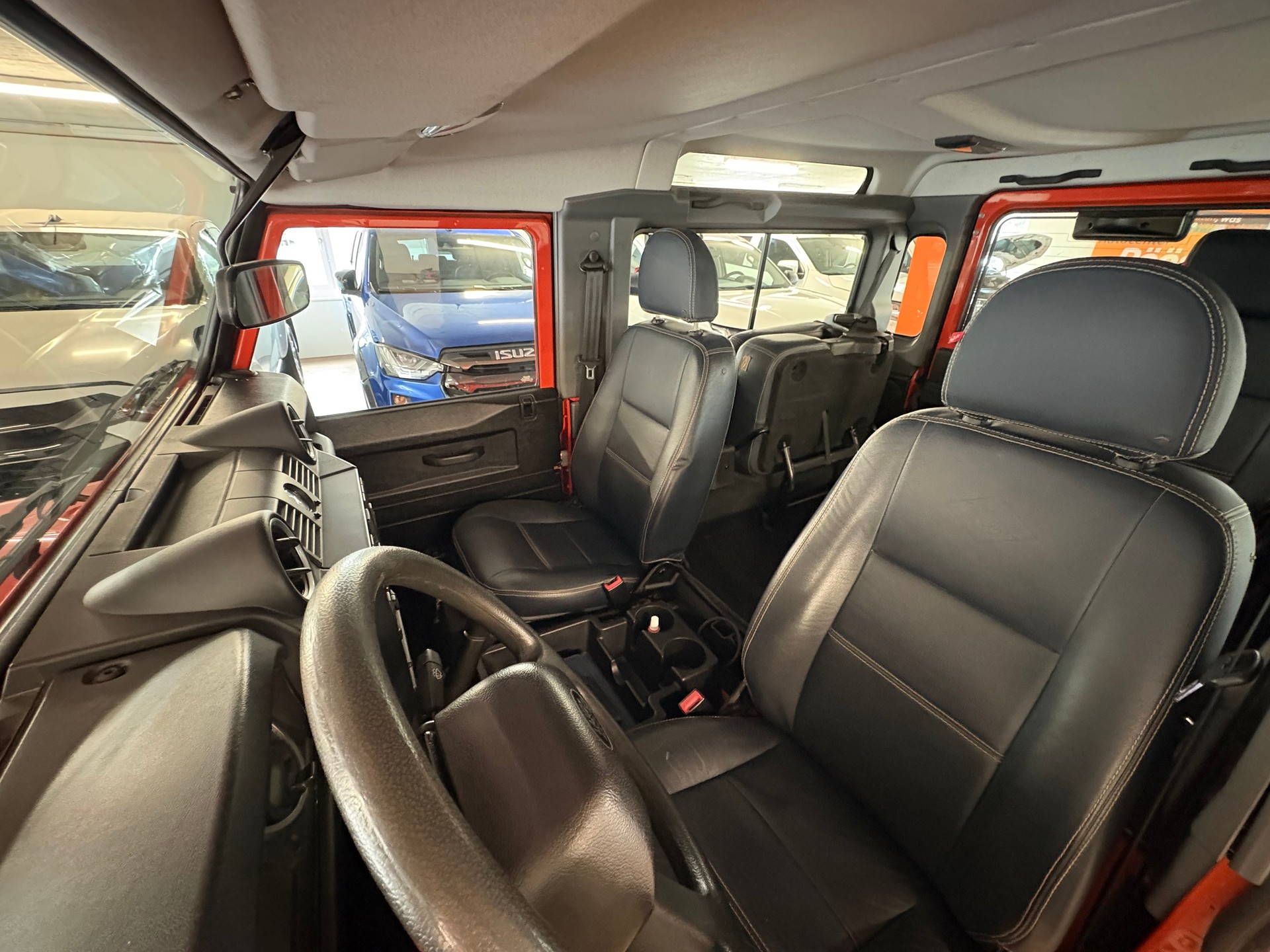 LAND ROVER Defender 90 SW 2.4Tdc-image-13