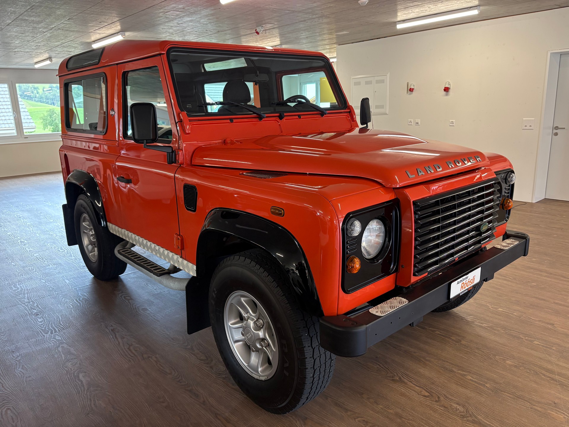 LAND ROVER Defender 90 SW 2.4Tdc-image-6