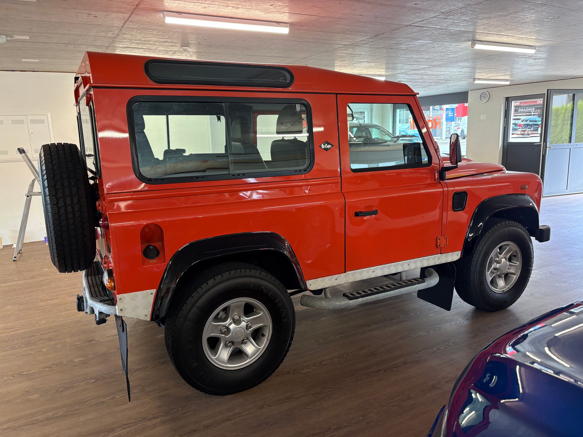 LAND ROVER Defender 90 SW 2.4Tdc-image-3