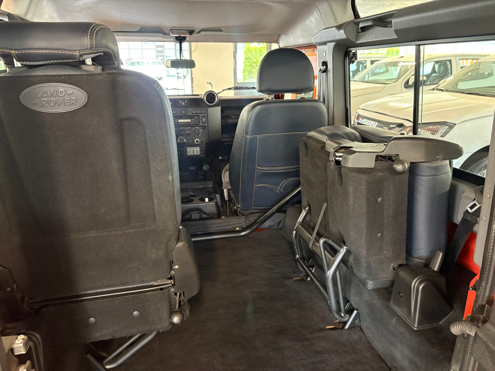 LAND ROVER Defender 90 SW 2.4Tdc-image-14