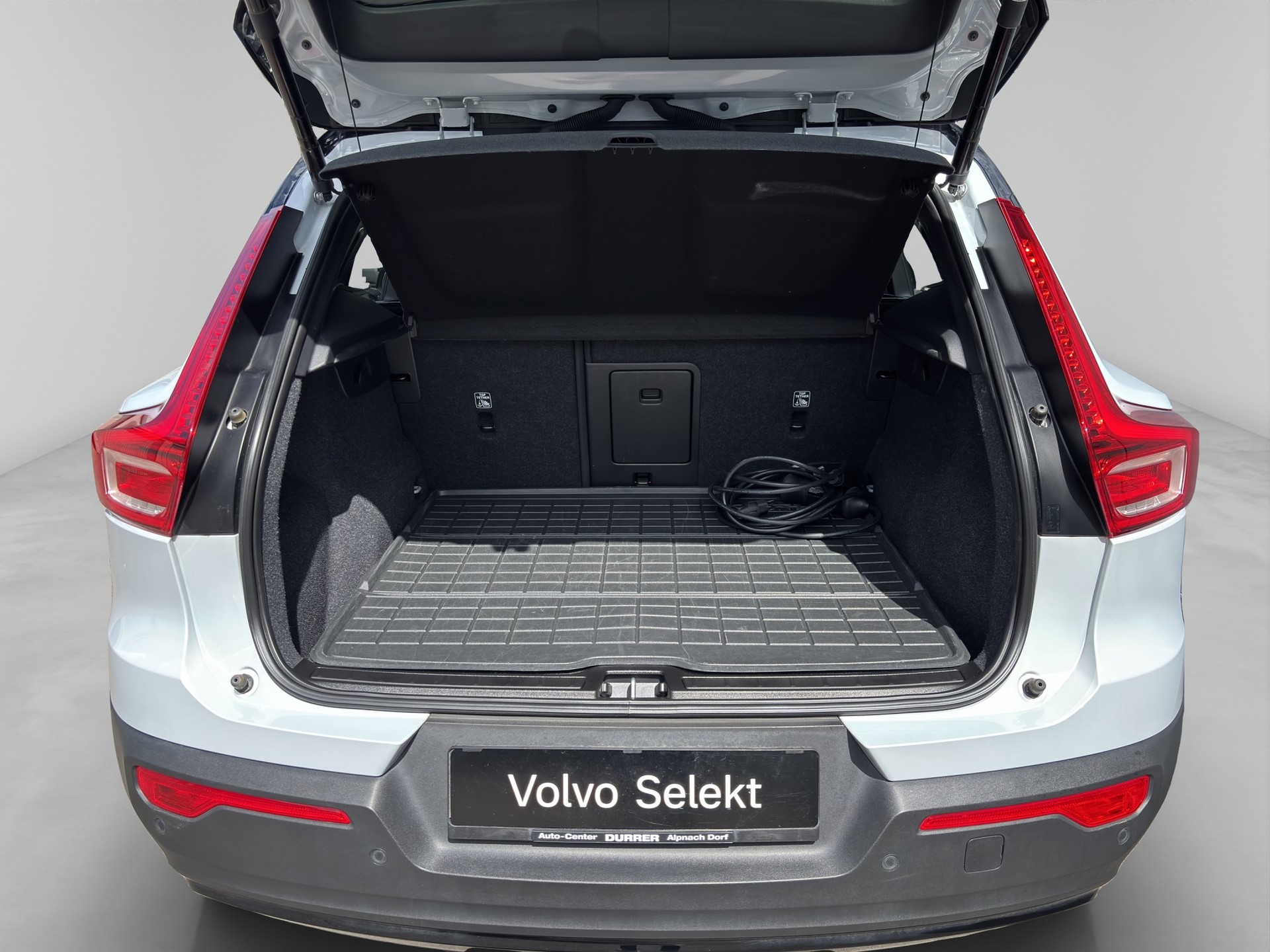 VOLVO XC40 P8 Twin Plus AWD-image-15