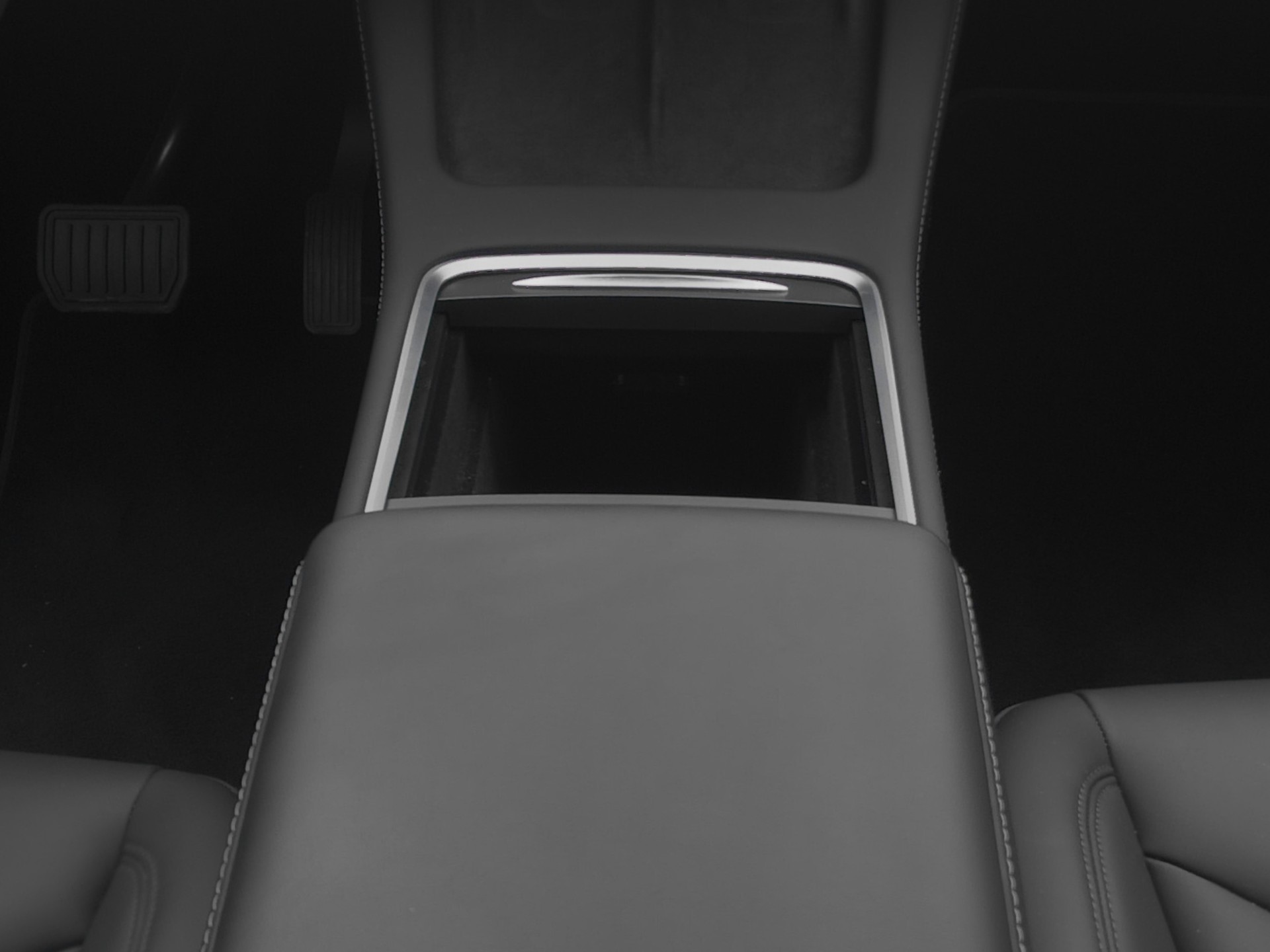 TESLA Model Y Long Range-image-8