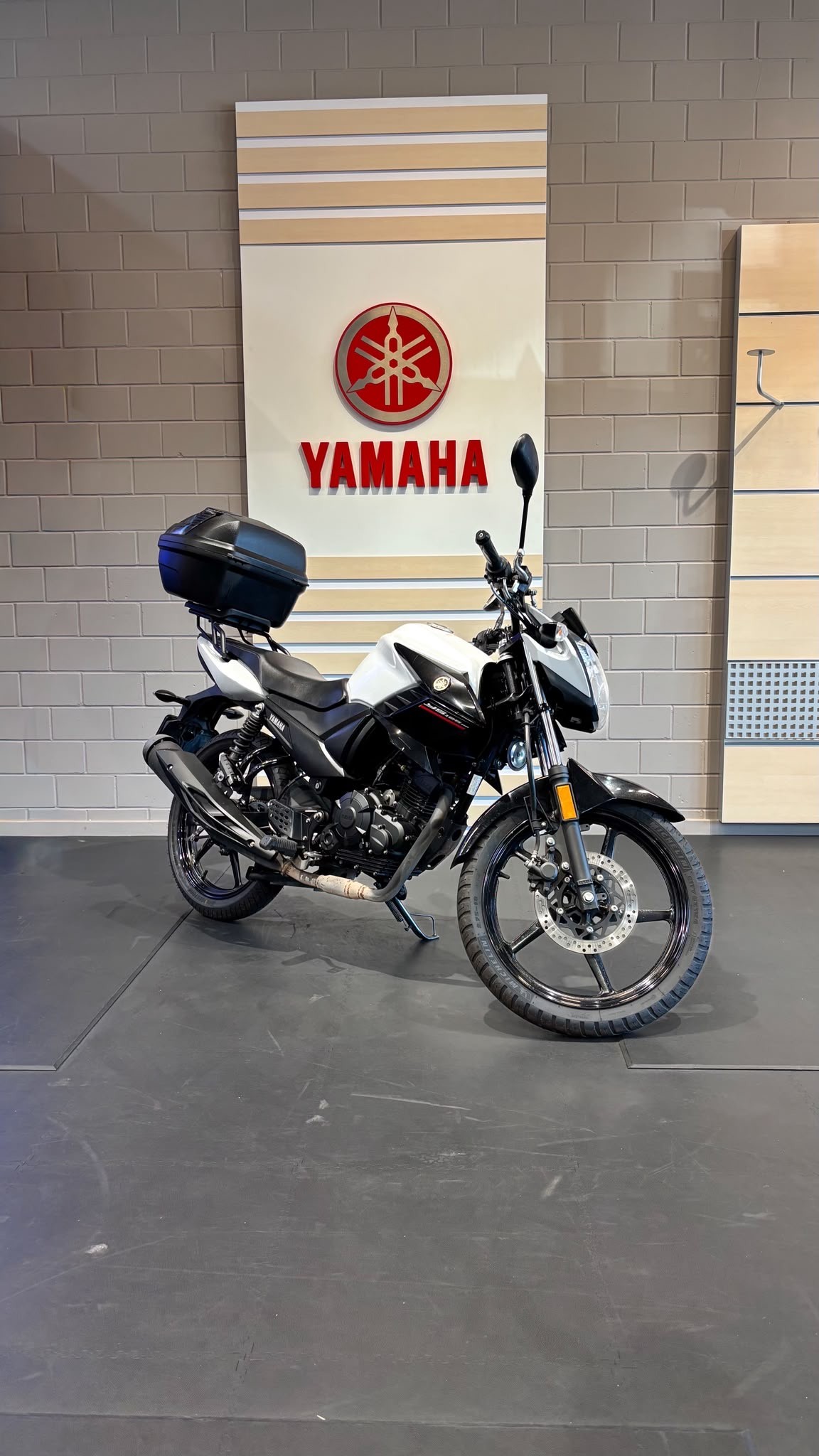YAMAHA YS 125 UBS