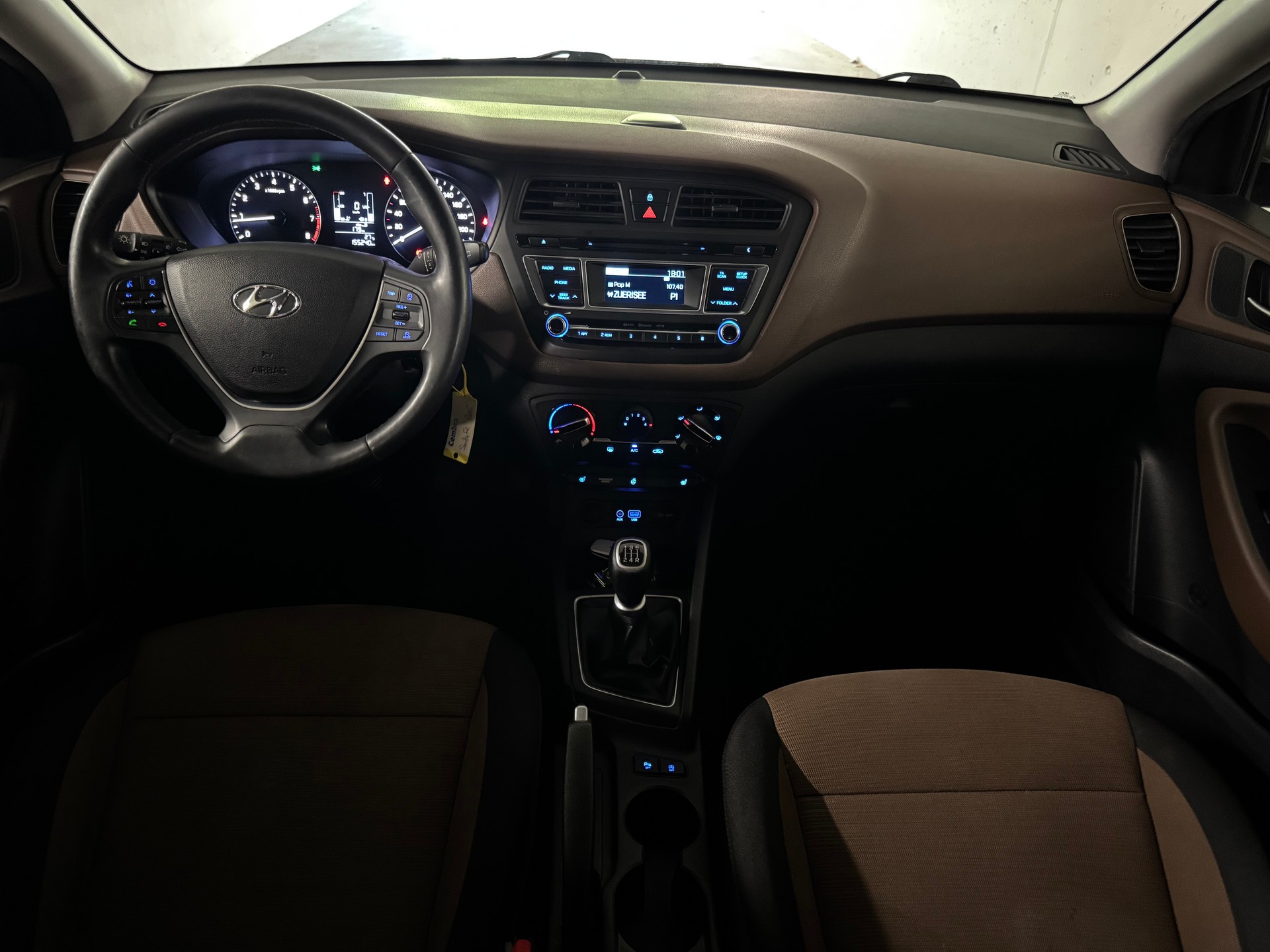 HYUNDAI i20 1.2 Amplia CH-Fahrzeug-image-10