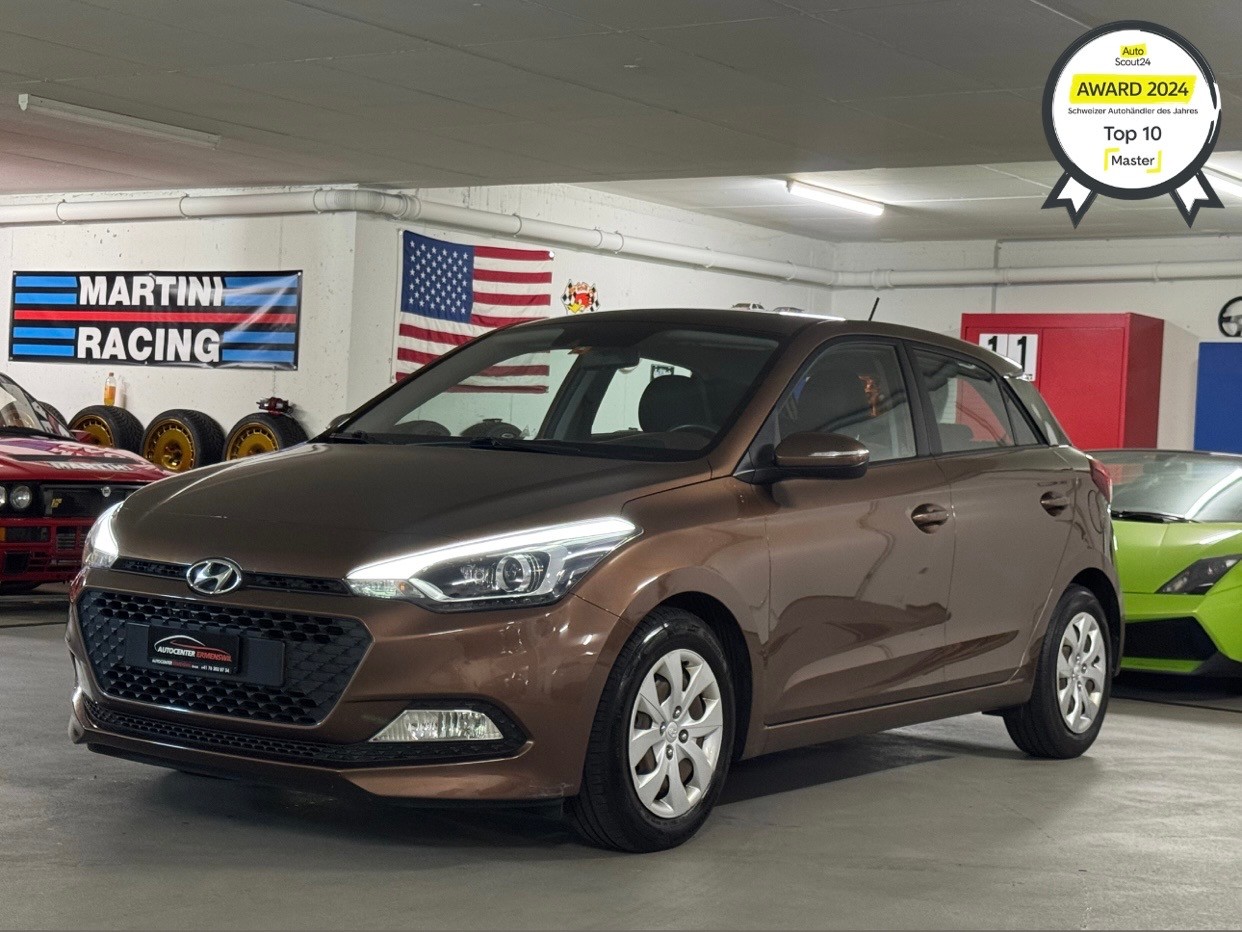 HYUNDAI i20 1.2 Amplia CH-Fahrzeug