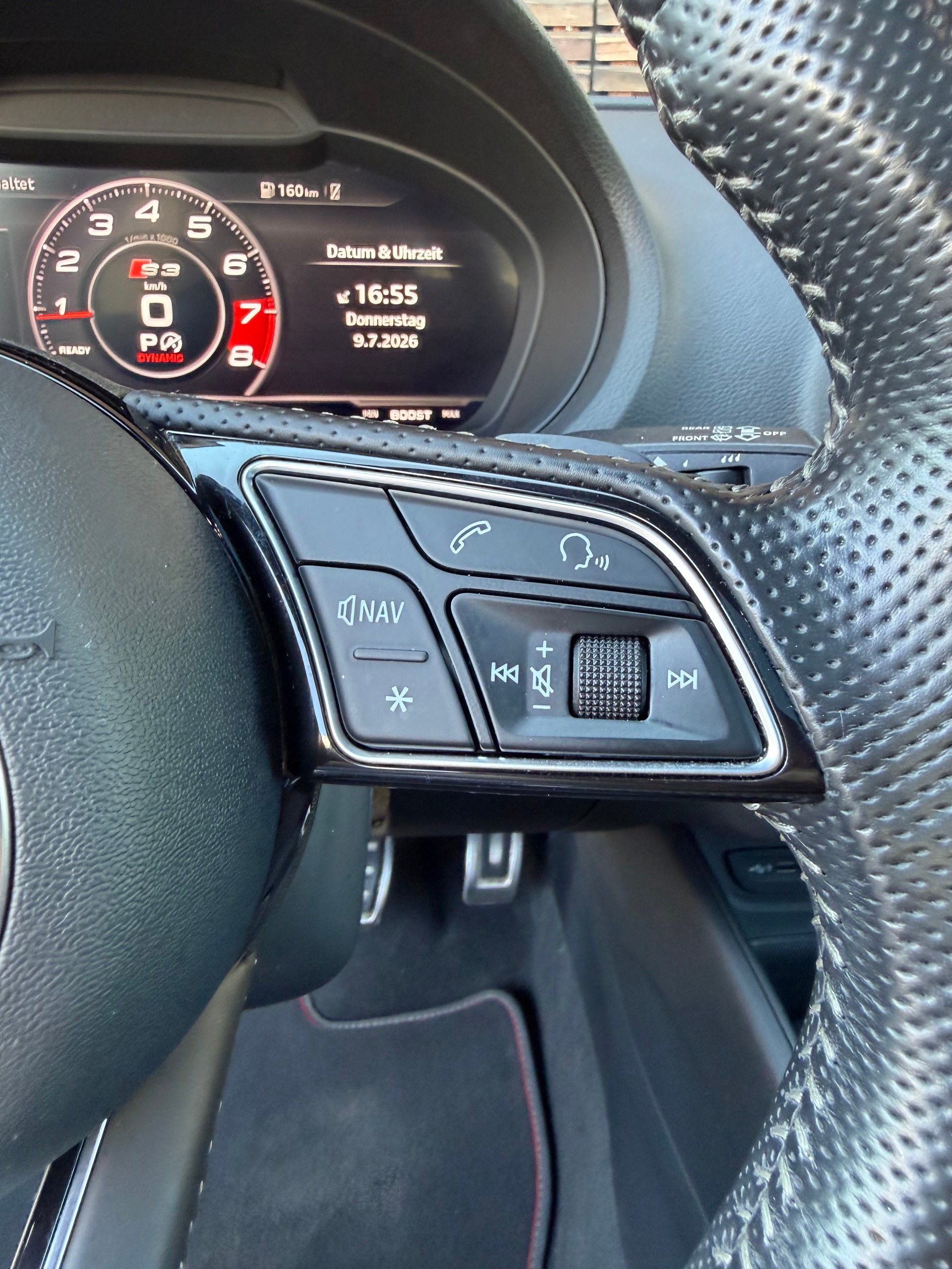 AUDI S3 Sportback 2.0 TFSI quattro S-tronic-image-5