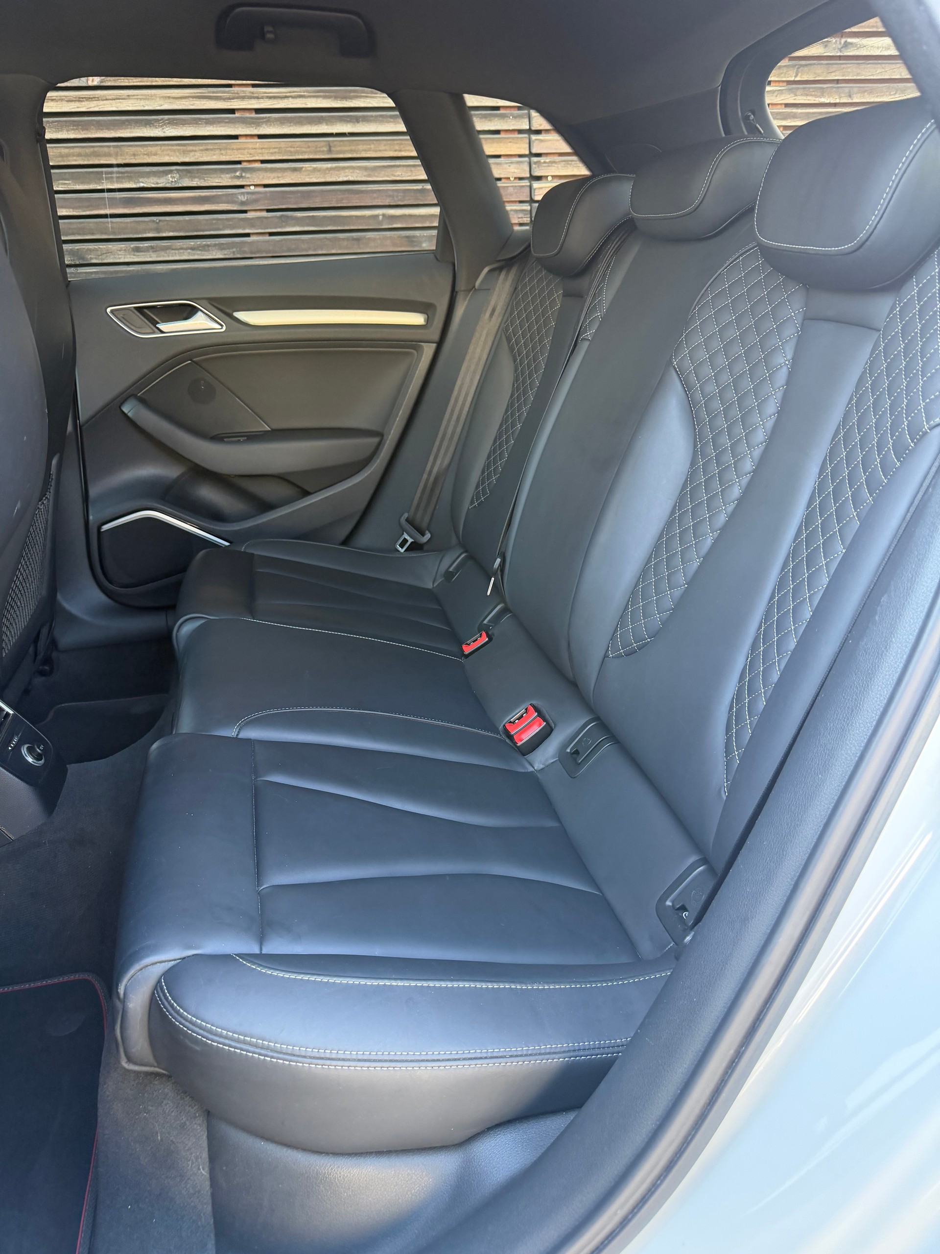 AUDI S3 Sportback 2.0 TFSI quattro S-tronic-image-12