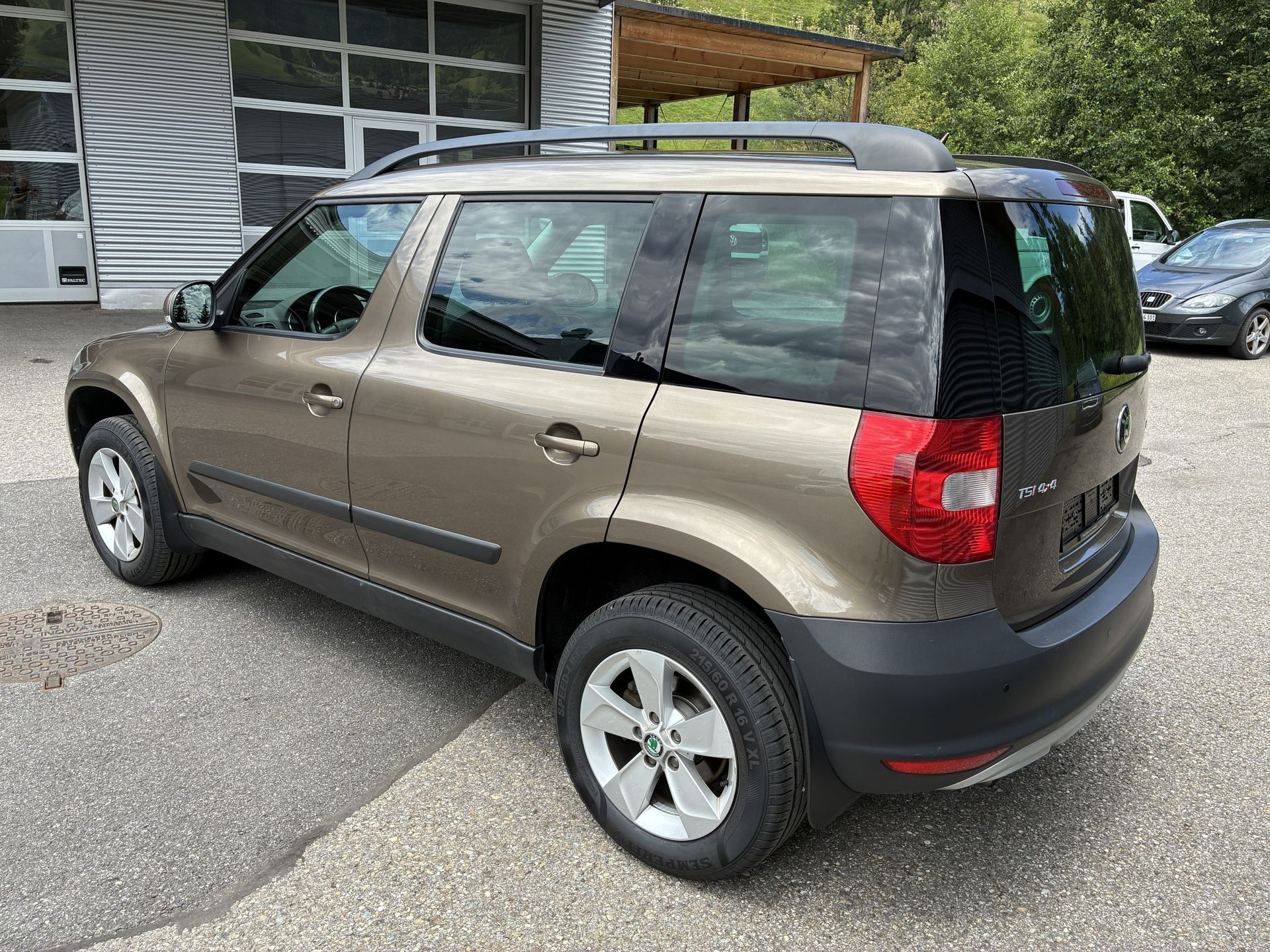 SKODA Yeti 1.8 TSI Active 4x4-image-3