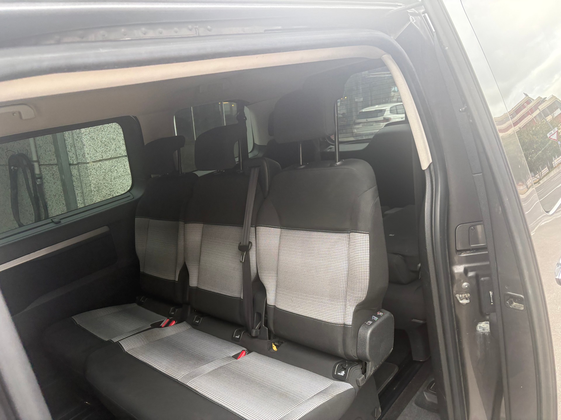 CITROEN Spacetourer 2.0 BlueHDi Feel M EAT-image-11