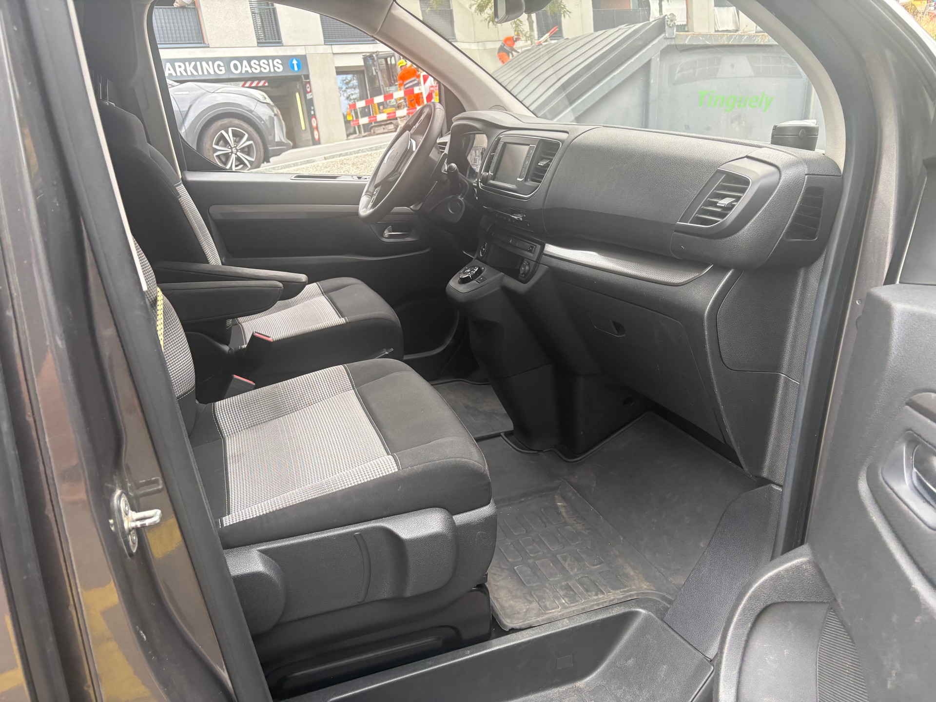 CITROEN Spacetourer 2.0 BlueHDi Feel M EAT-image-15