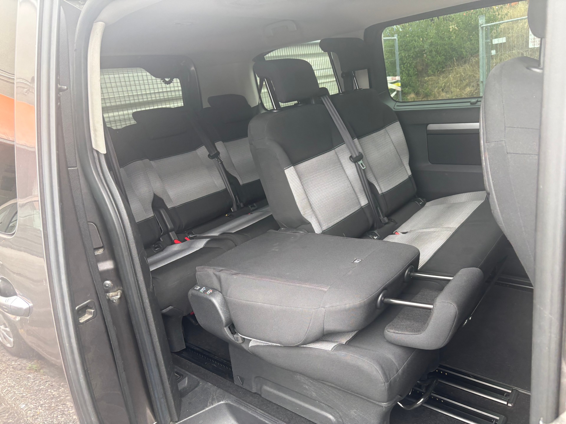 CITROEN Spacetourer 2.0 BlueHDi Feel M EAT-image-9