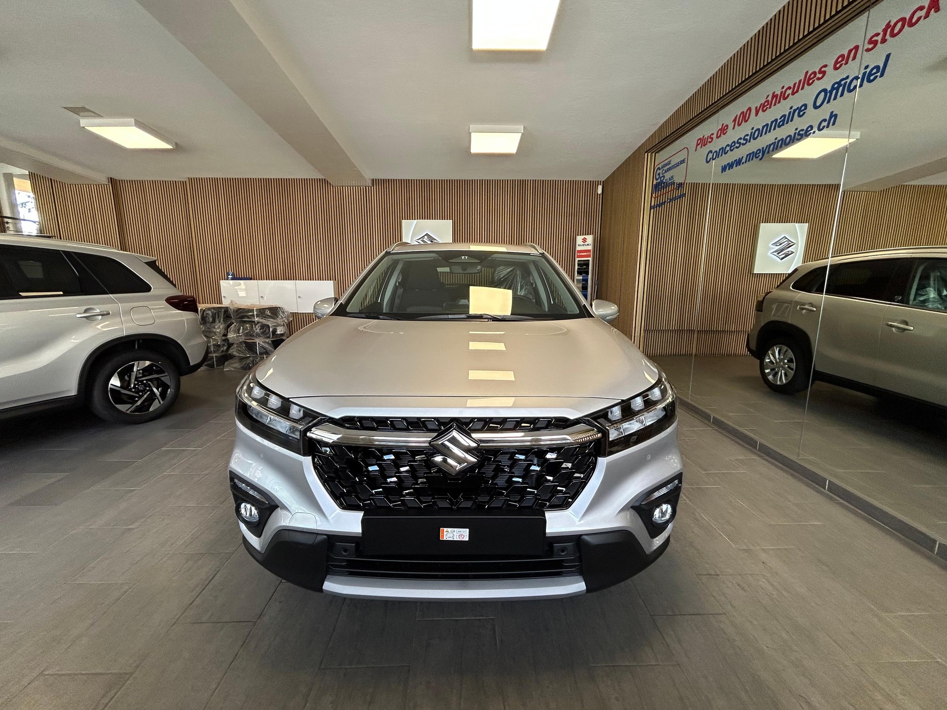 SUZUKI S-Cross 1.4 T Piz Sulai Hybrid 4x4 4 ROUES HIVER OFFERT-showroom-element-2
