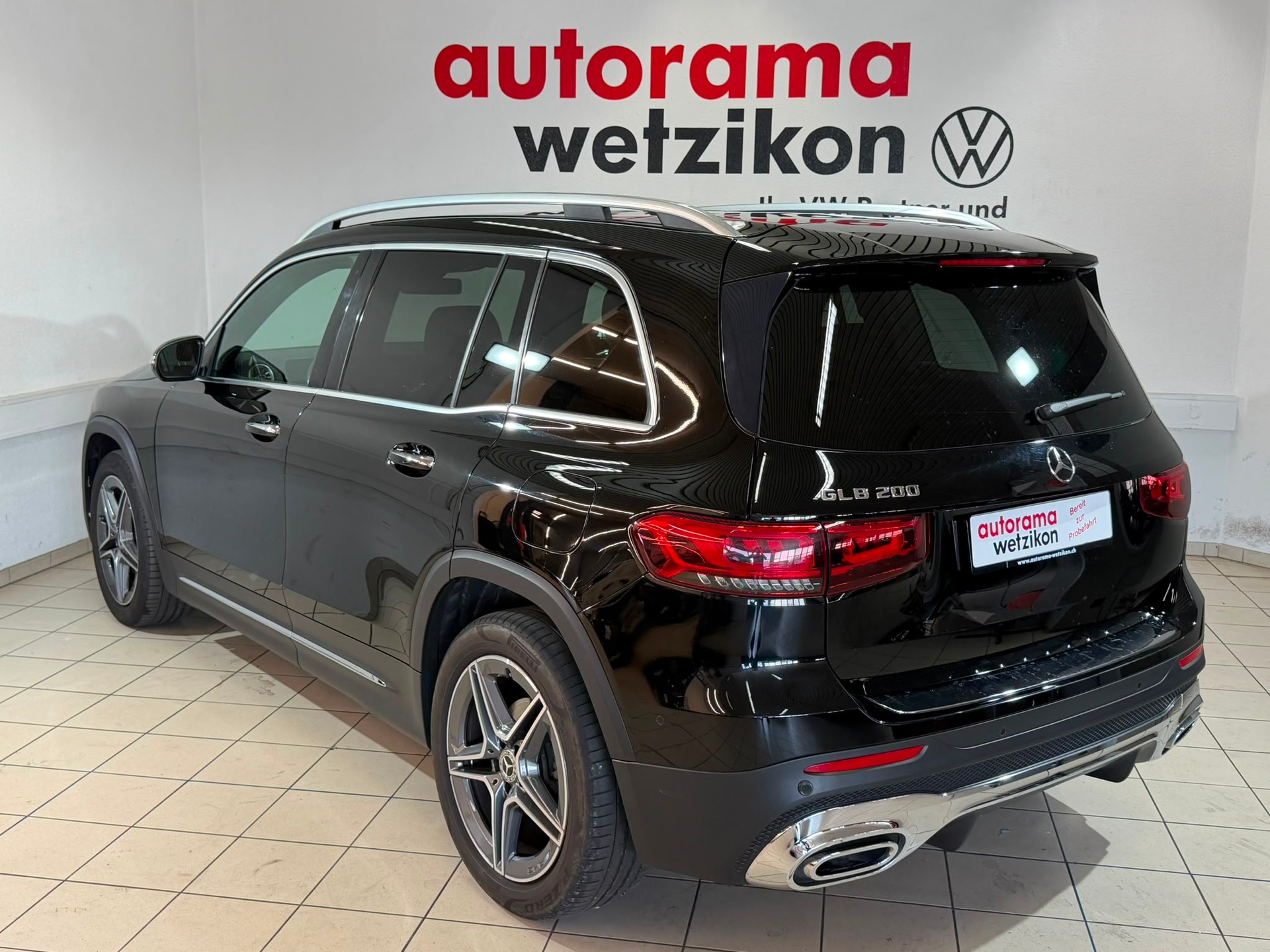 MERCEDES-BENZ GLB 200 AMG Line 7G-Tronic-showroom-element-2
