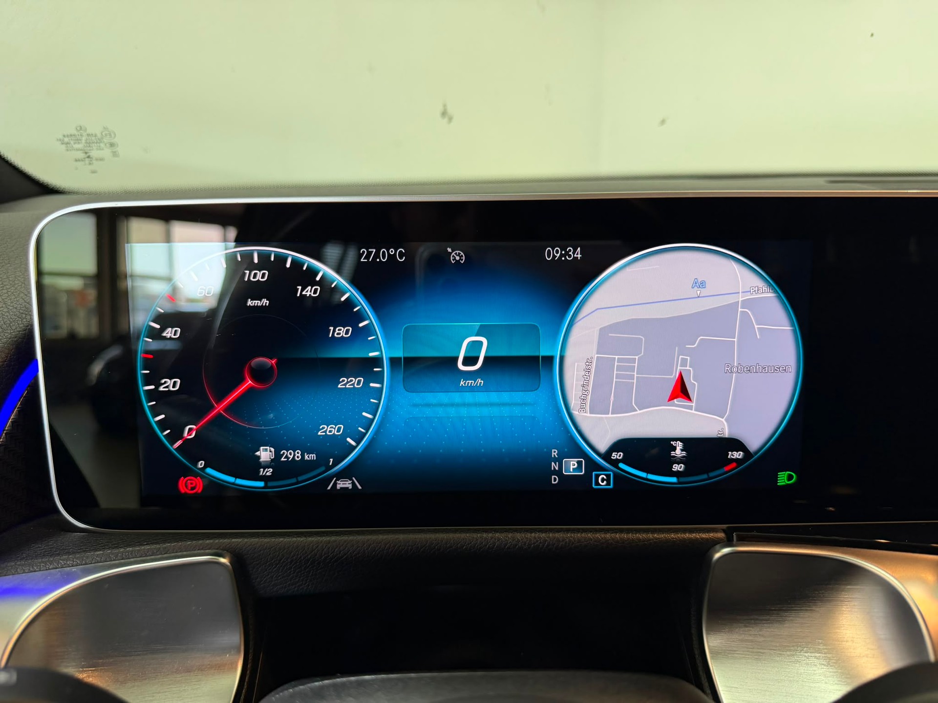 MERCEDES-BENZ GLB 200 AMG Line 7G-Tronic-image-11