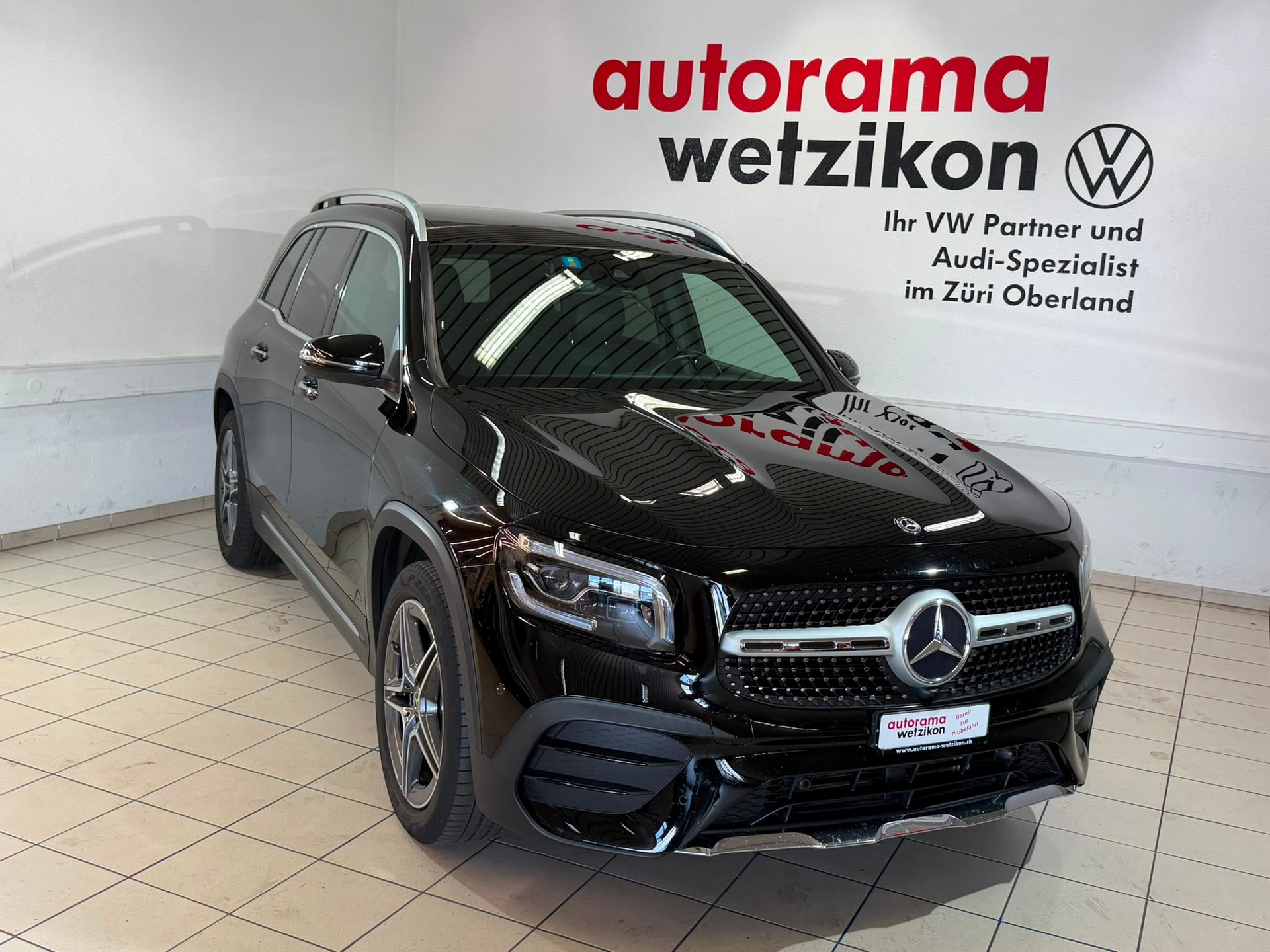 MERCEDES-BENZ GLB 200 AMG Line 7G-Tronic-showroom-element-1