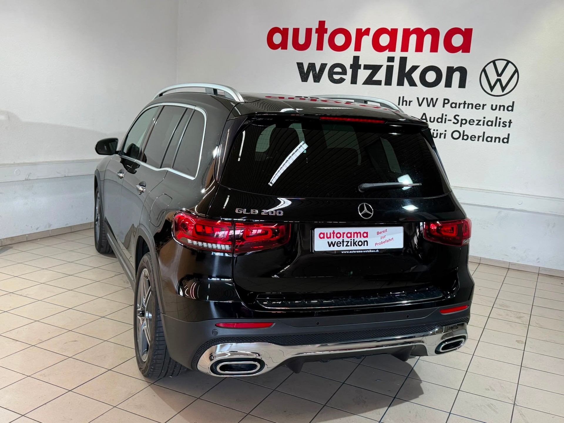 MERCEDES-BENZ GLB 200 AMG Line 7G-Tronic-showroom-element-3