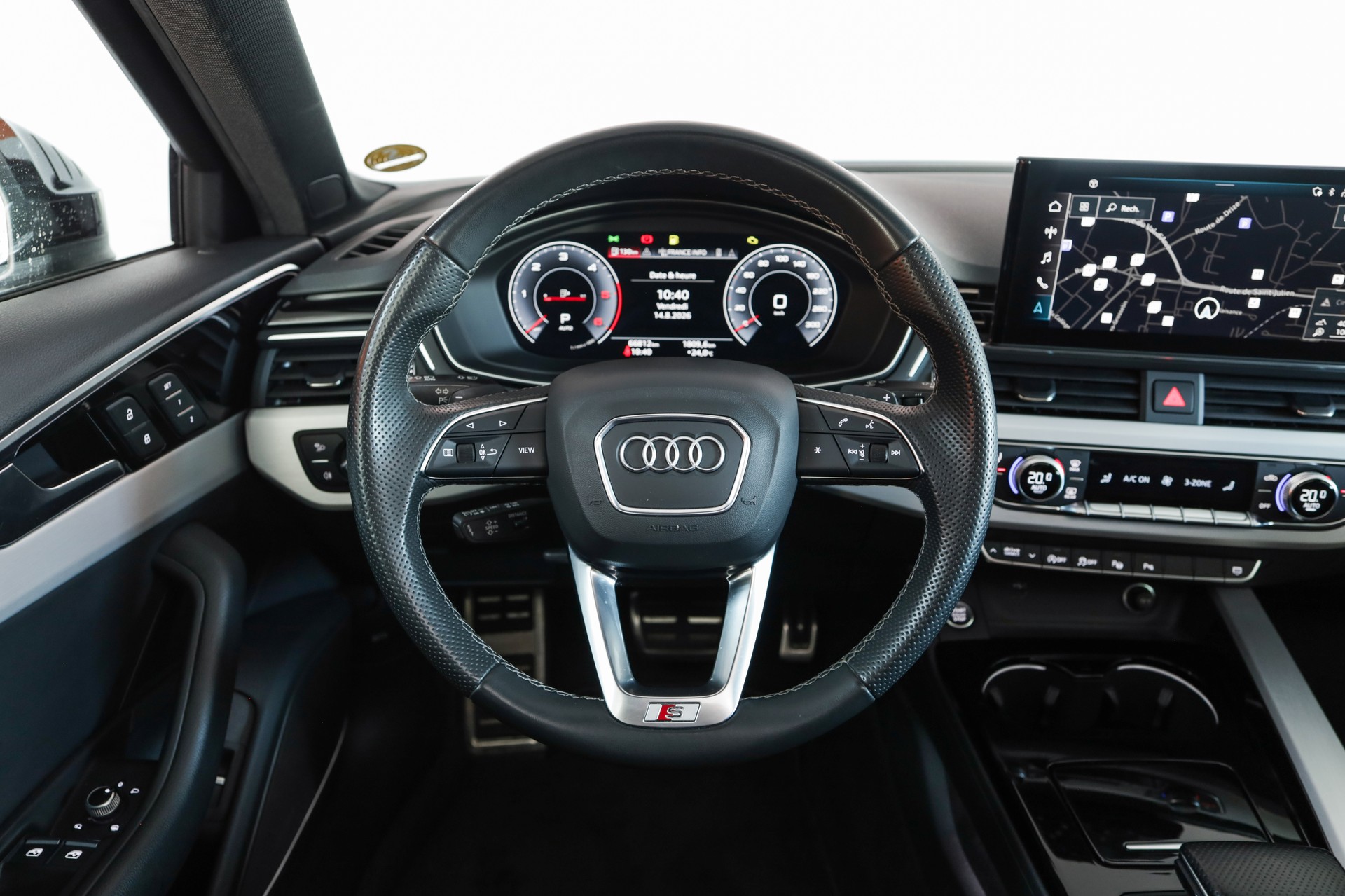 AUDI A4 Avant 40 TDI S line Attraction quattro S-tronic-image-12
