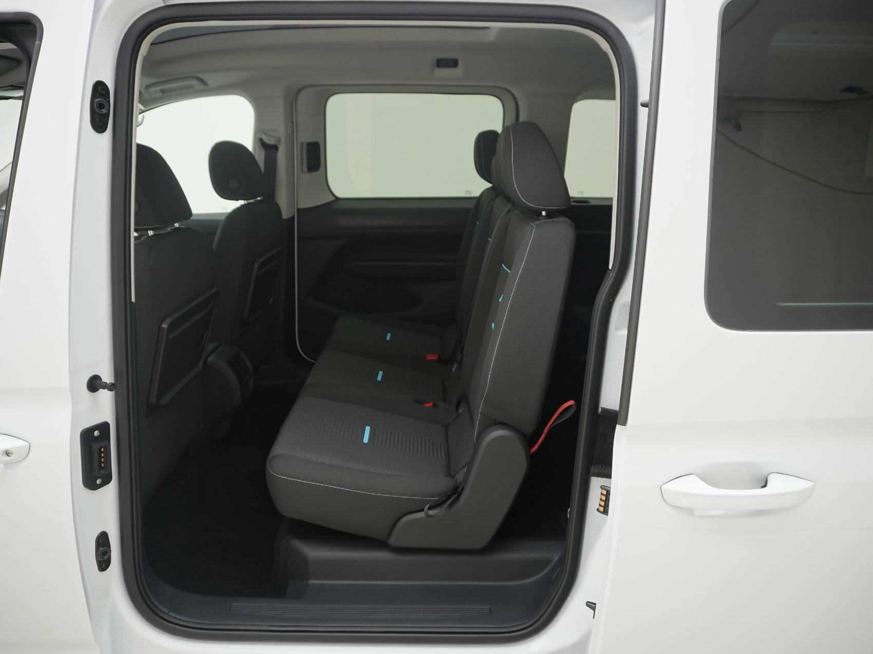 FORD Grand Tourneo Connect 2.0 EcoBlue Active 4x4-image-13