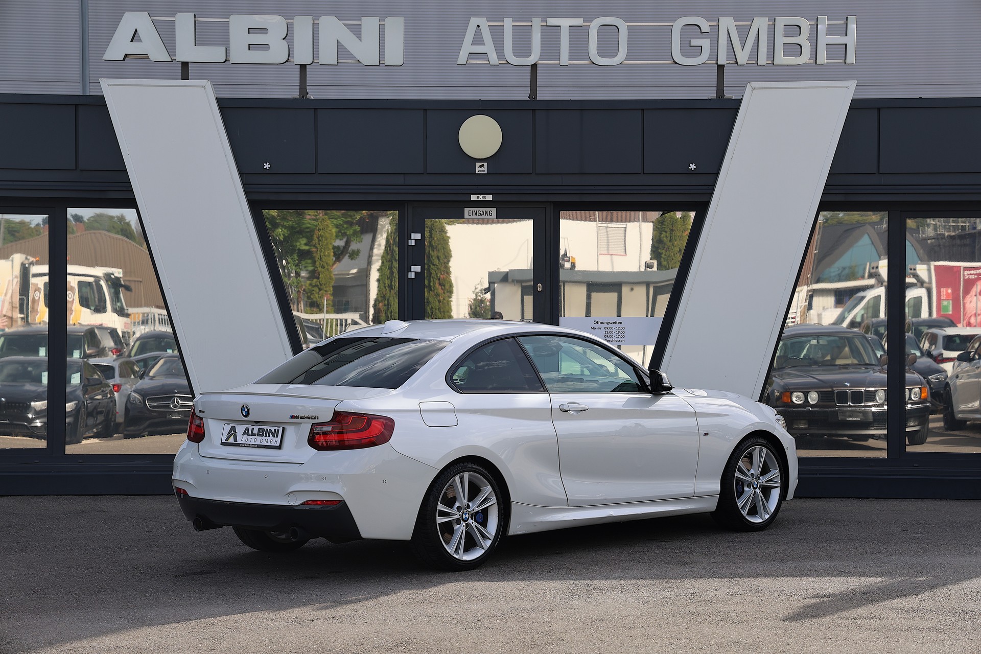 BMW M240i xDrive Coupé-showroom-element-2