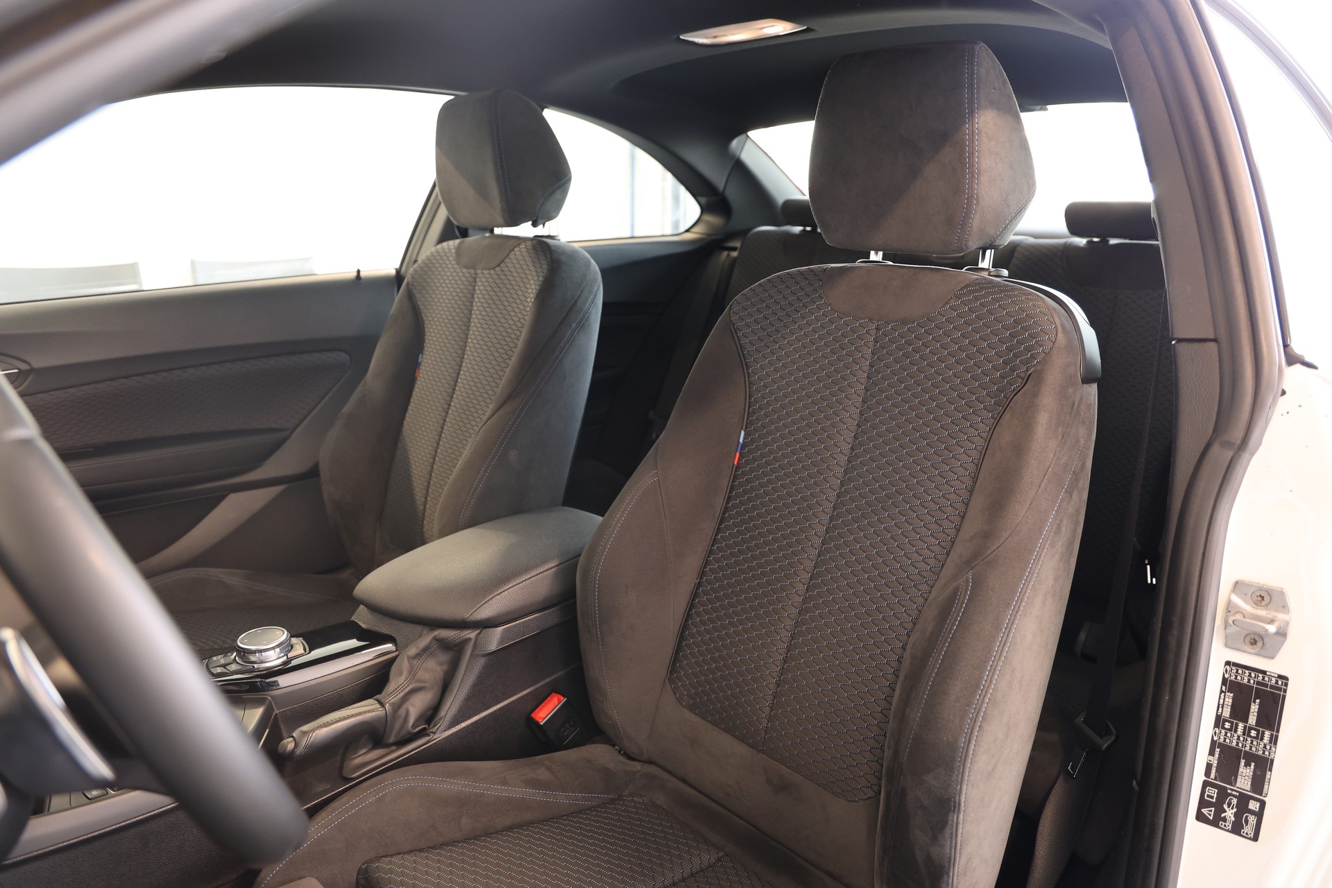 BMW M240i xDrive Coupé-image-6