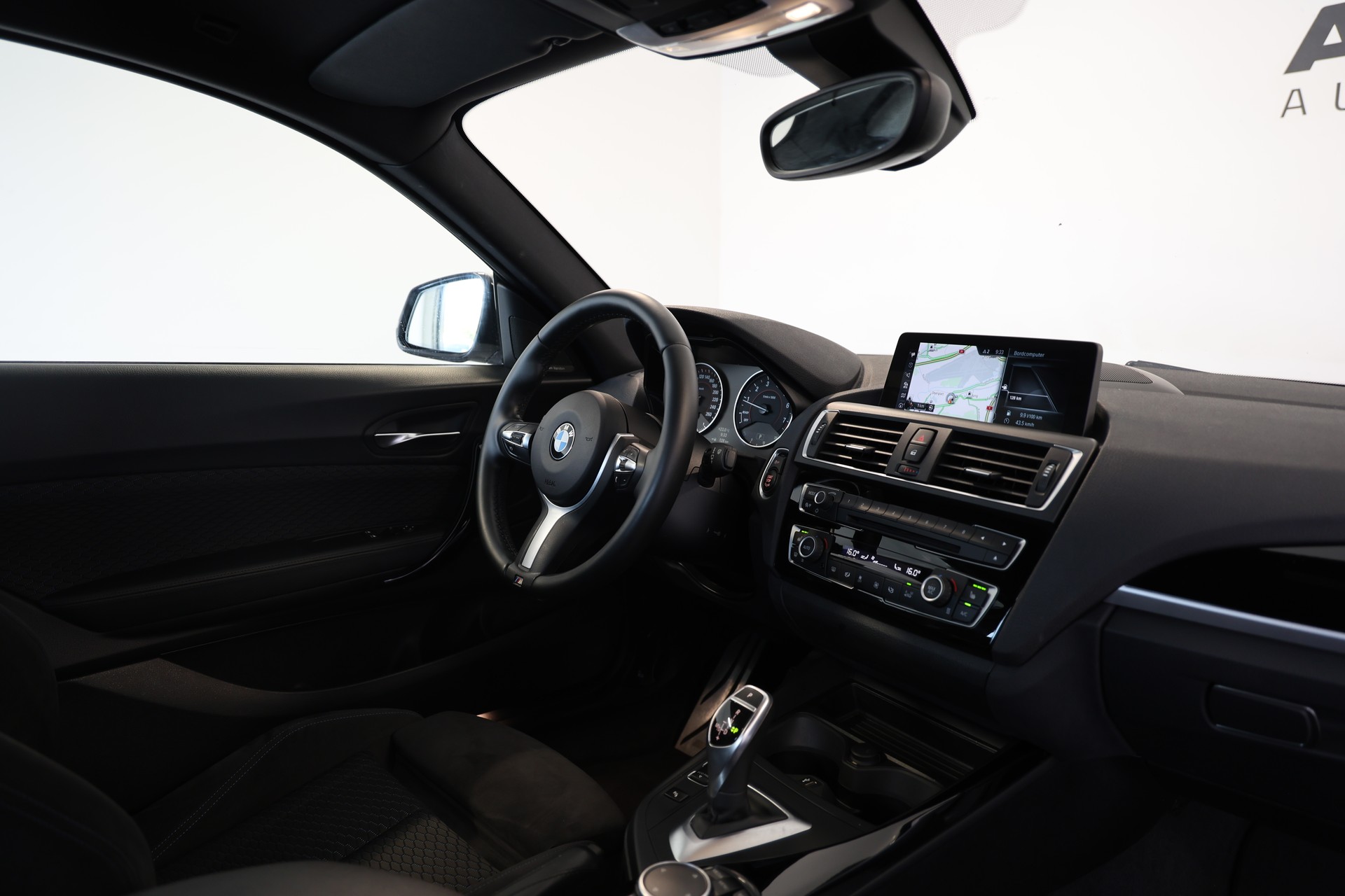 BMW M240i xDrive Coupé-image-12