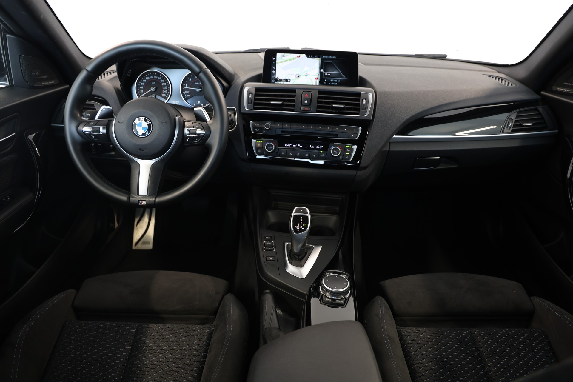 BMW M240i xDrive Coupé-image-9