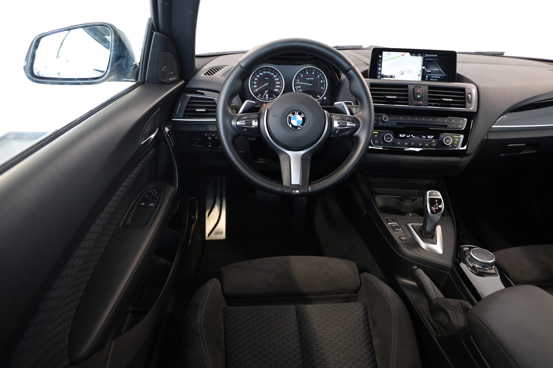 BMW M240i xDrive Coupé-image-8