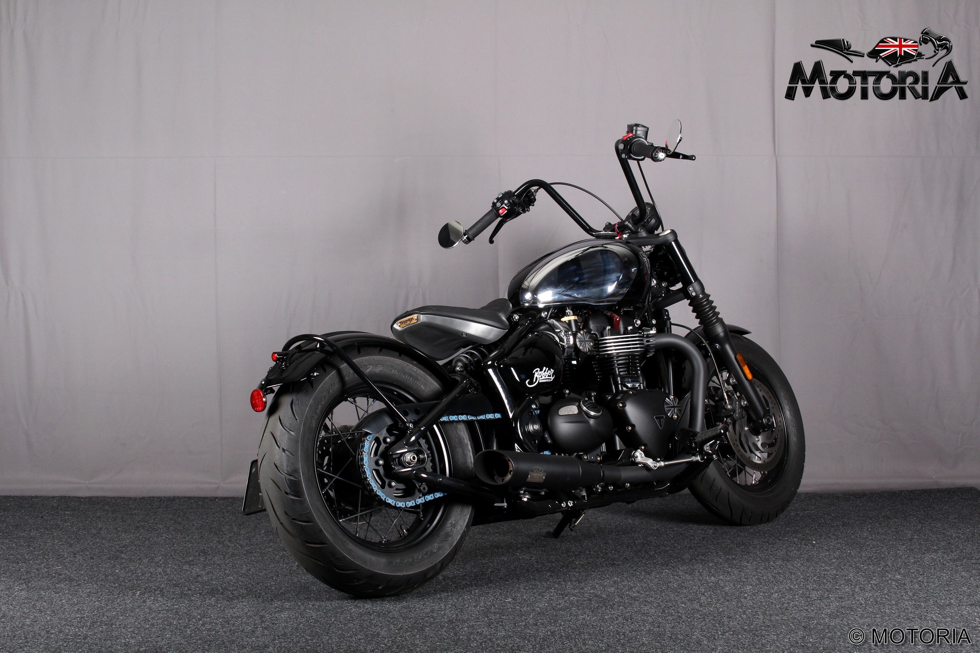TRIUMPH Bonneville 1200 Bobber-image-2