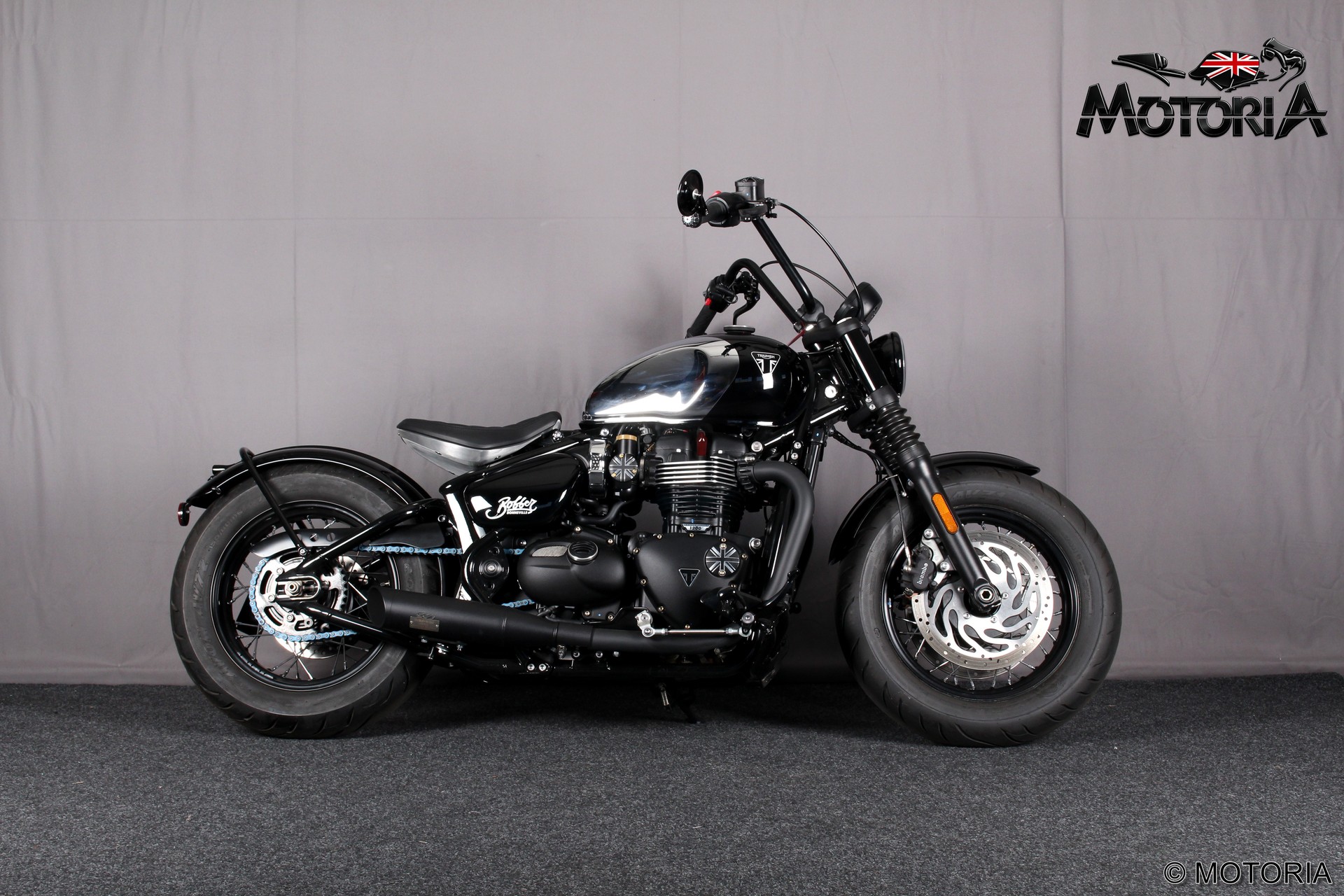 TRIUMPH Bonneville 1200 Bobber-image-1