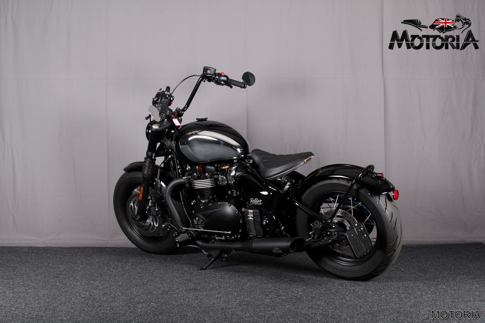 TRIUMPH Bonneville 1200 Bobber-image-4