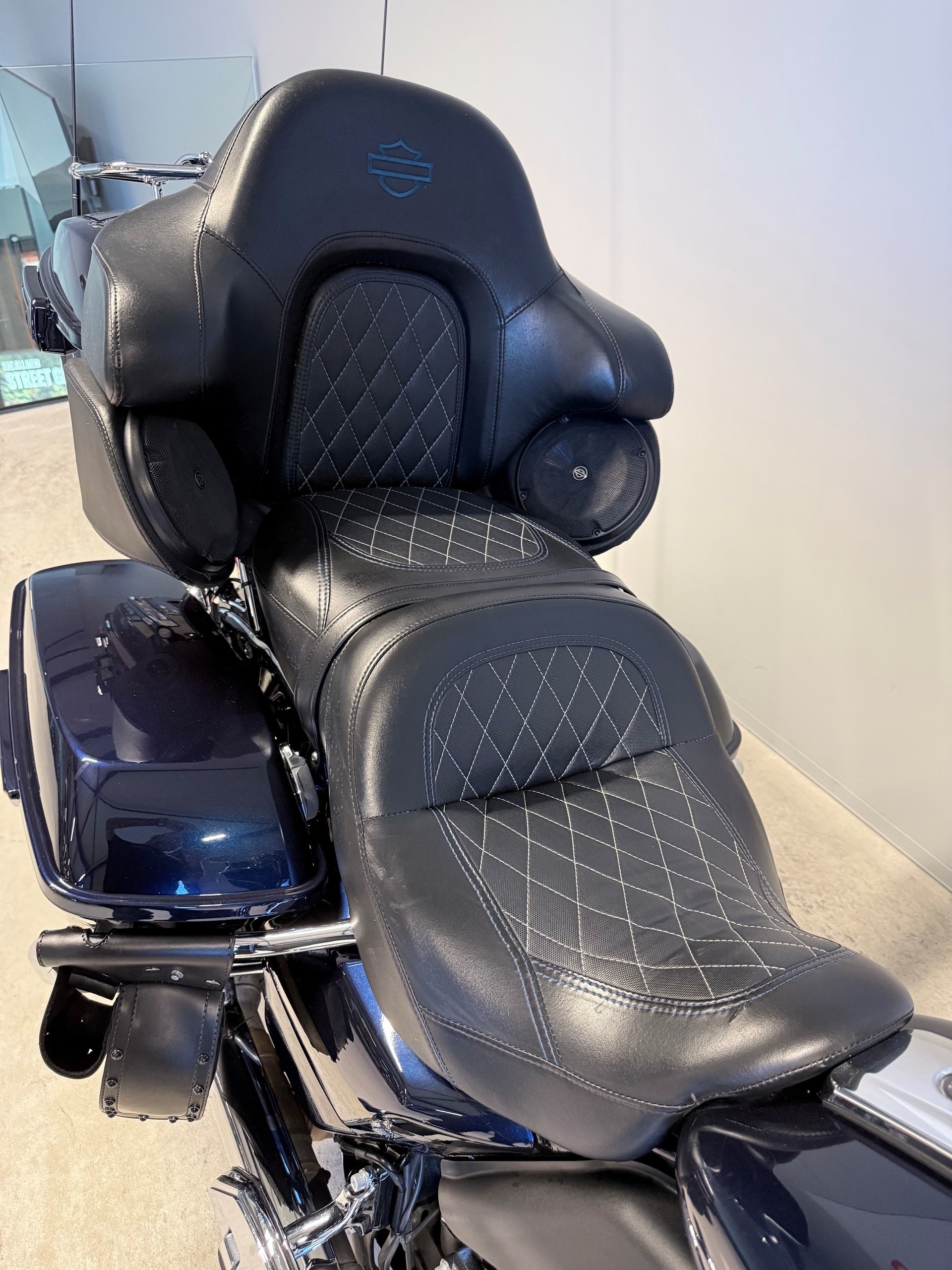 HARLEY-DAVIDSON FLHTKSEANV Elec. Glide Ultra Limited Anniv 117 CVO-image-2
