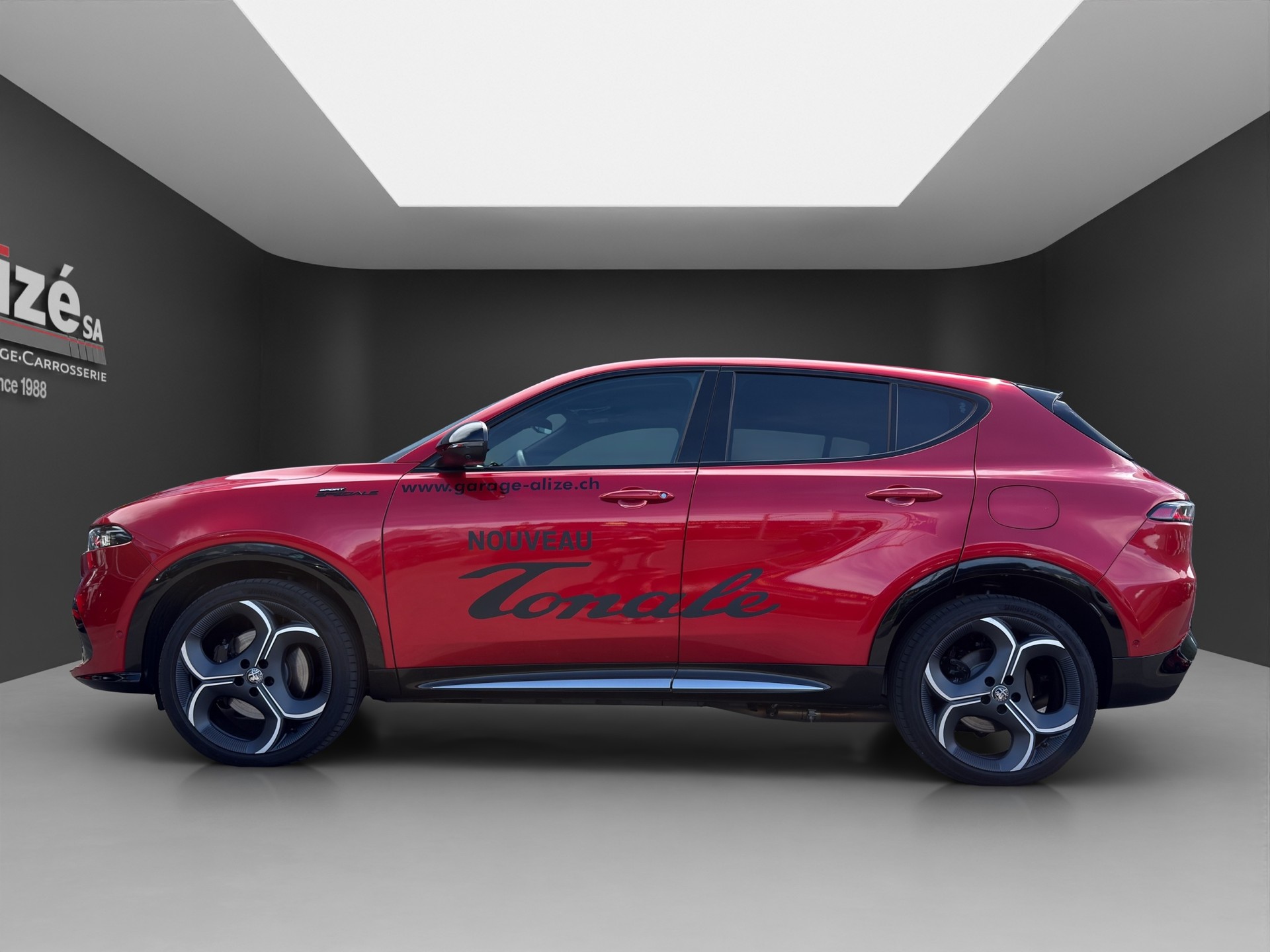 ALFA ROMEO Tonale 1.3 Plug-in-Hybrid Q4 Sport Speciale Launch-showroom-element-3