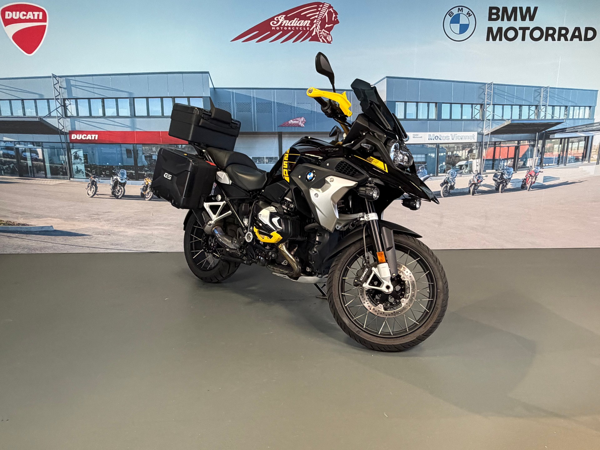 BMW R 1250 GS-image-0